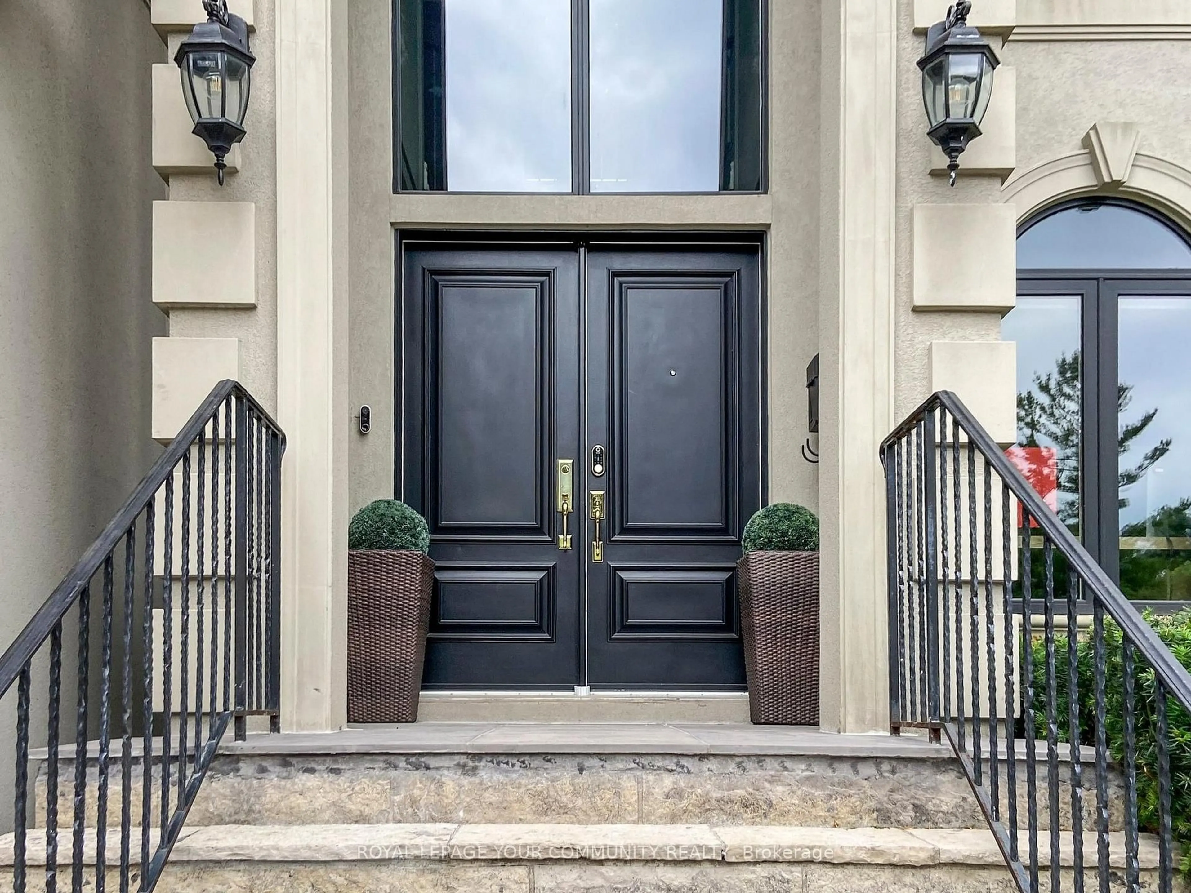 Indoor entryway for 5 Trilogy Crt, Richmond Hill Ontario L4C 0M4
