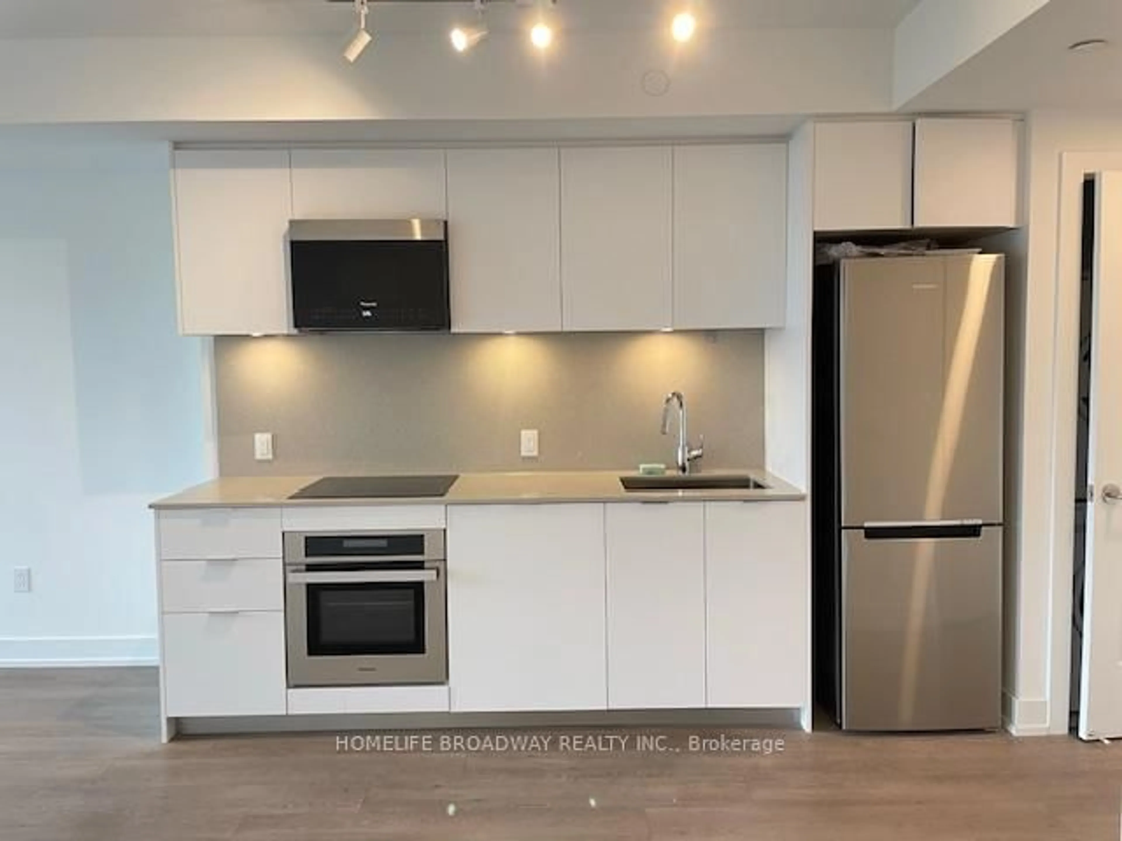 Standard kitchen, wood/laminate floor for 8 Cedarland Dr #1016, Markham Ontario L6G 0H4
