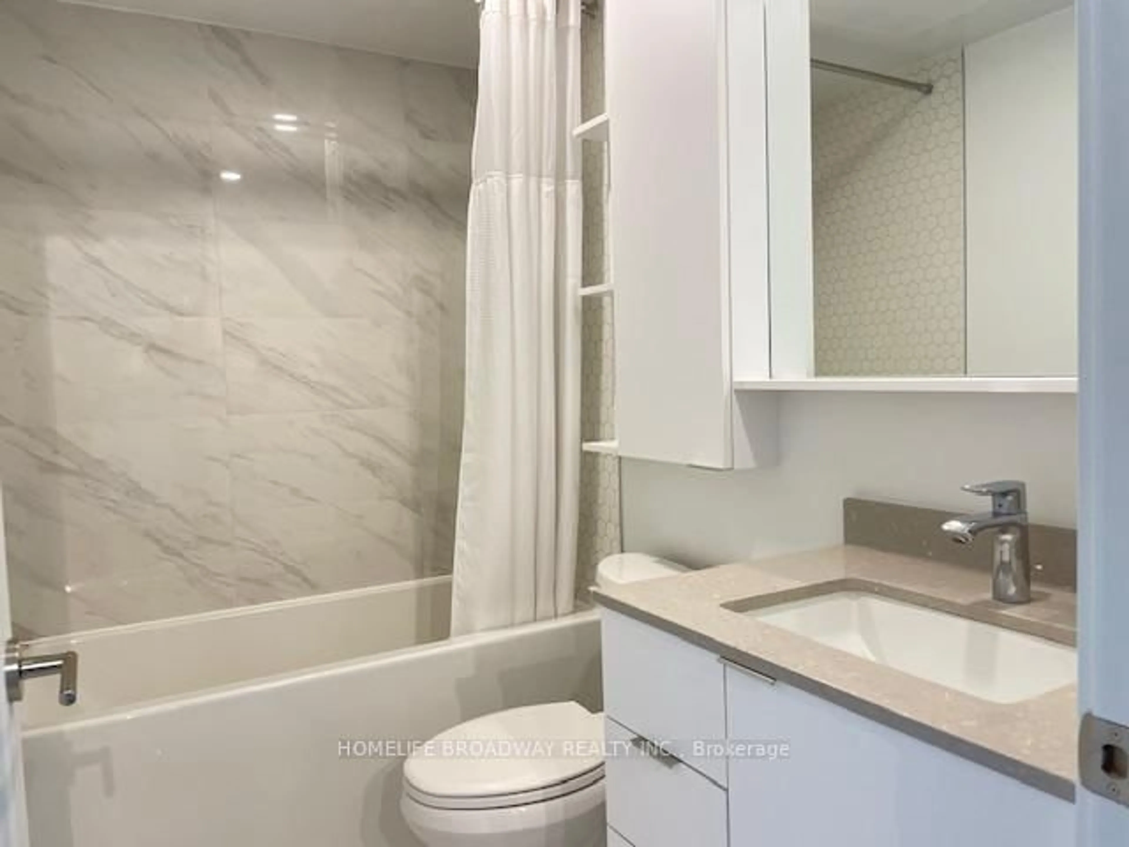 Standard bathroom, ceramic/tile floor for 8 Cedarland Dr #1016, Markham Ontario L6G 0H4