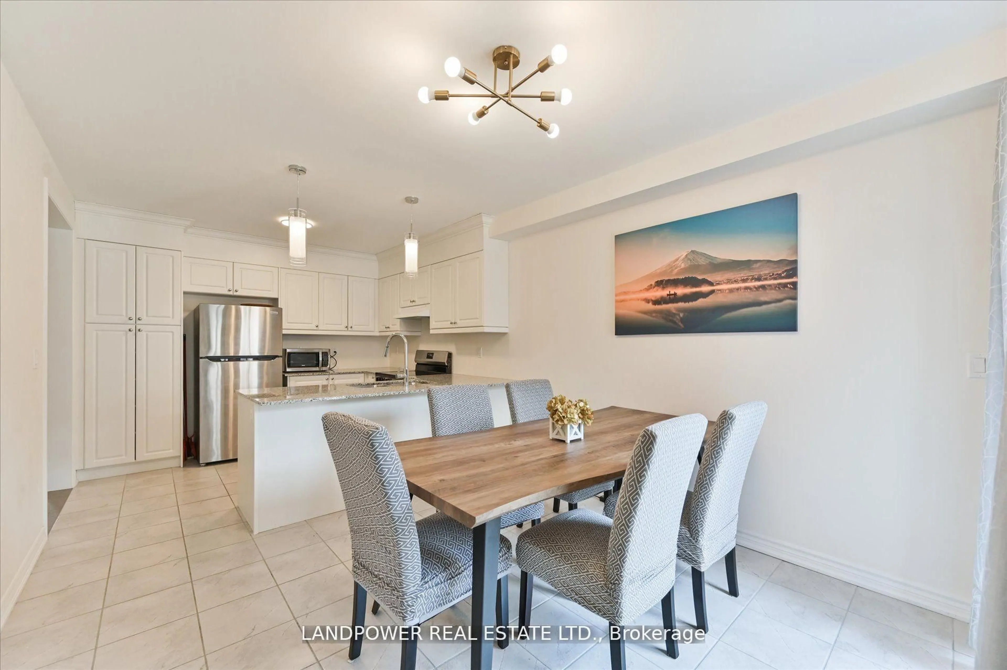 Open concept kitchen, unknown for 116 Cliff Thompson Crt, Georgina Ontario L0E 1R0