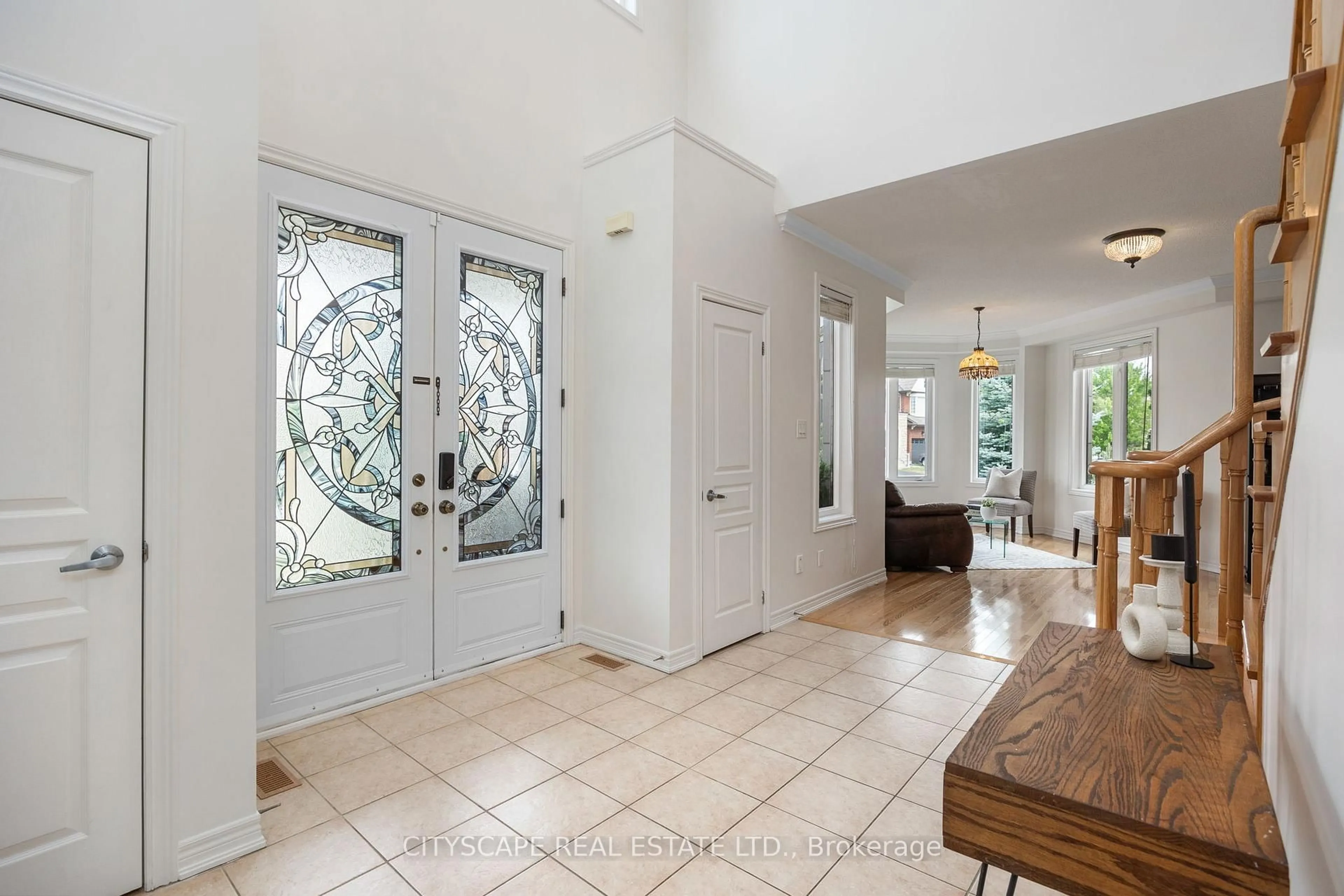 Indoor entryway for 1 Pitney Ave, Richmond Hill Ontario L4E 4Y7