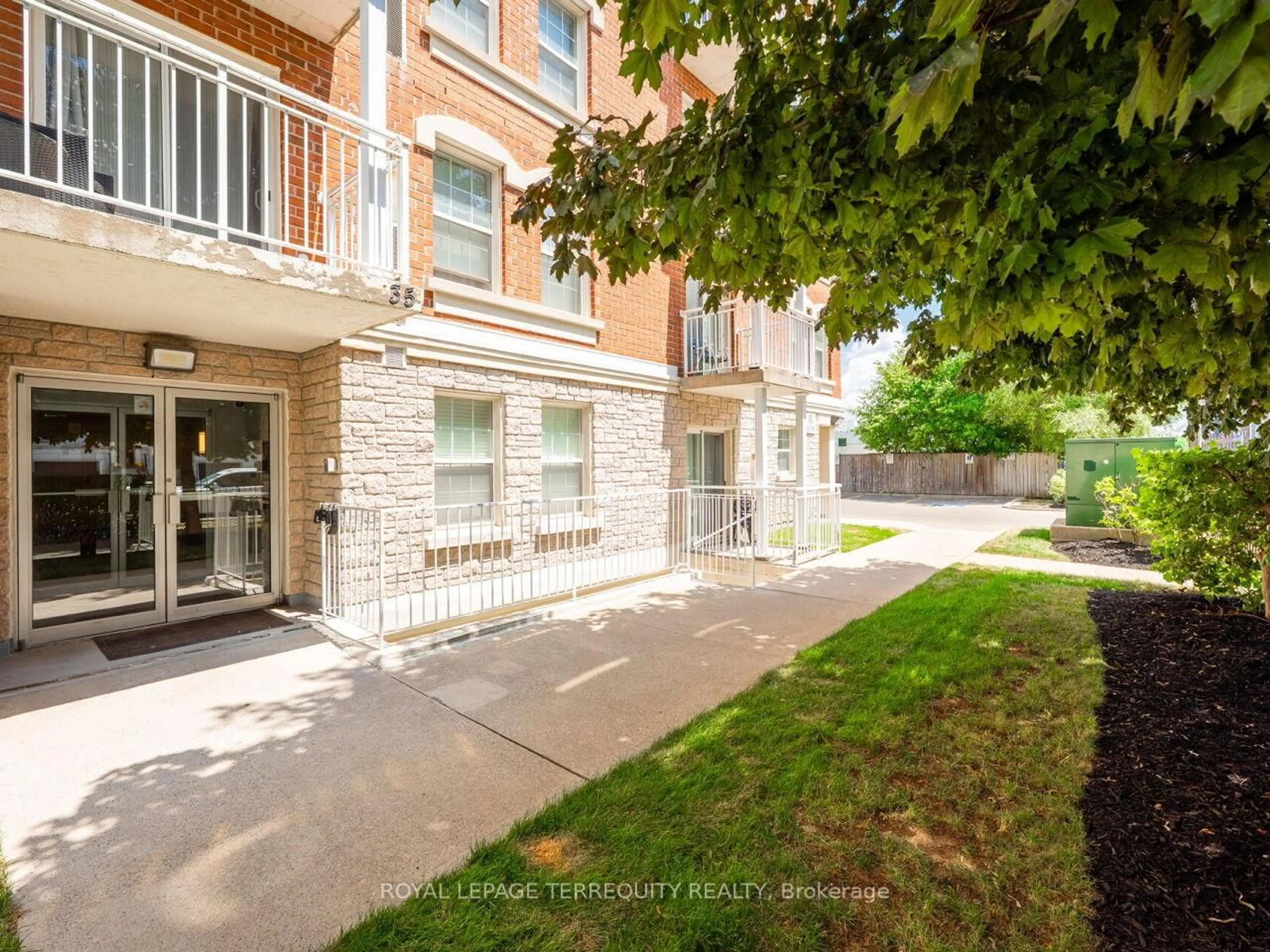 Patio, street for 35 Hunt Ave #503, Richmond Hill Ontario L4C 4H1