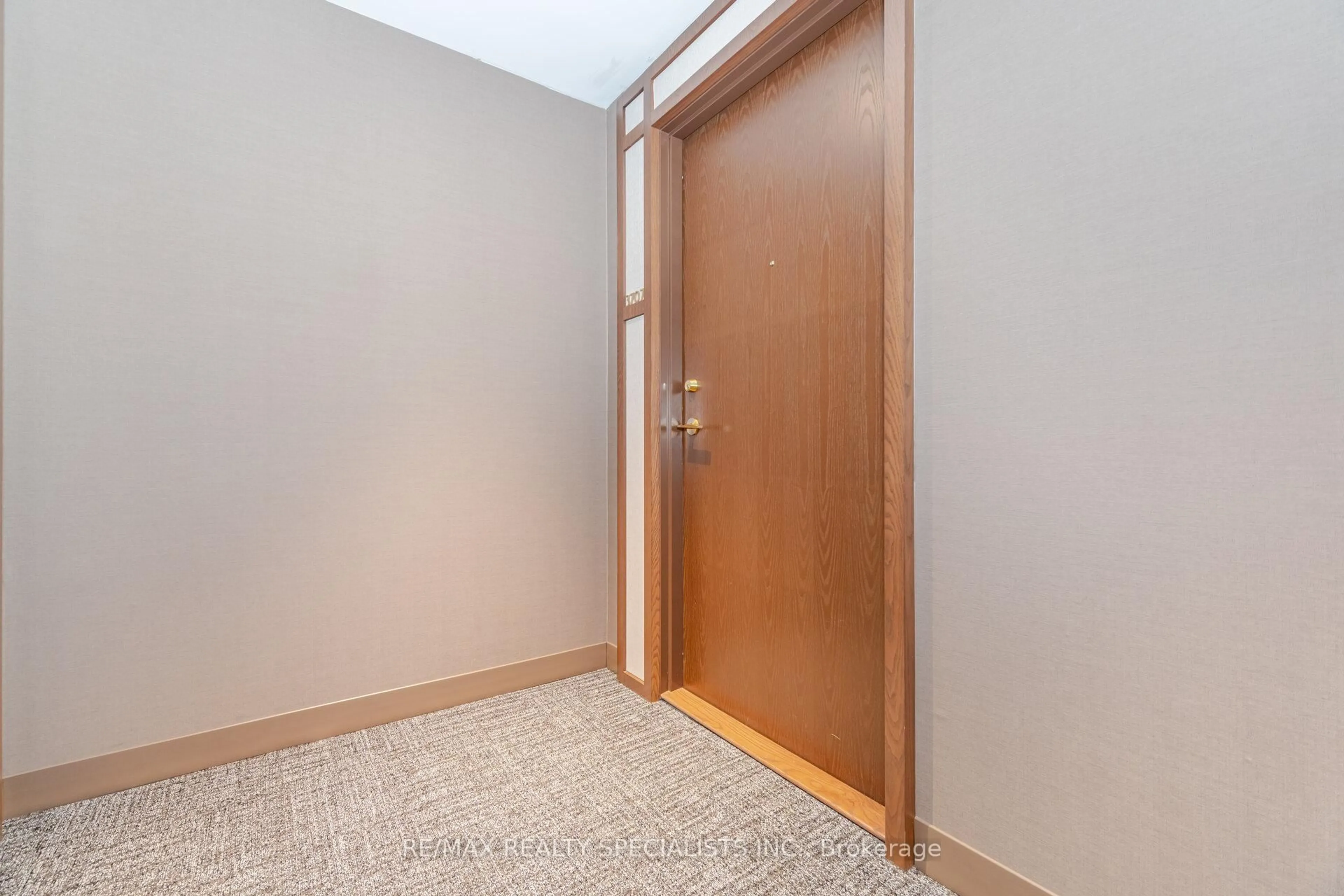 Indoor foyer for 7890 Jane St #3707, Vaughan Ontario L4K 0K9