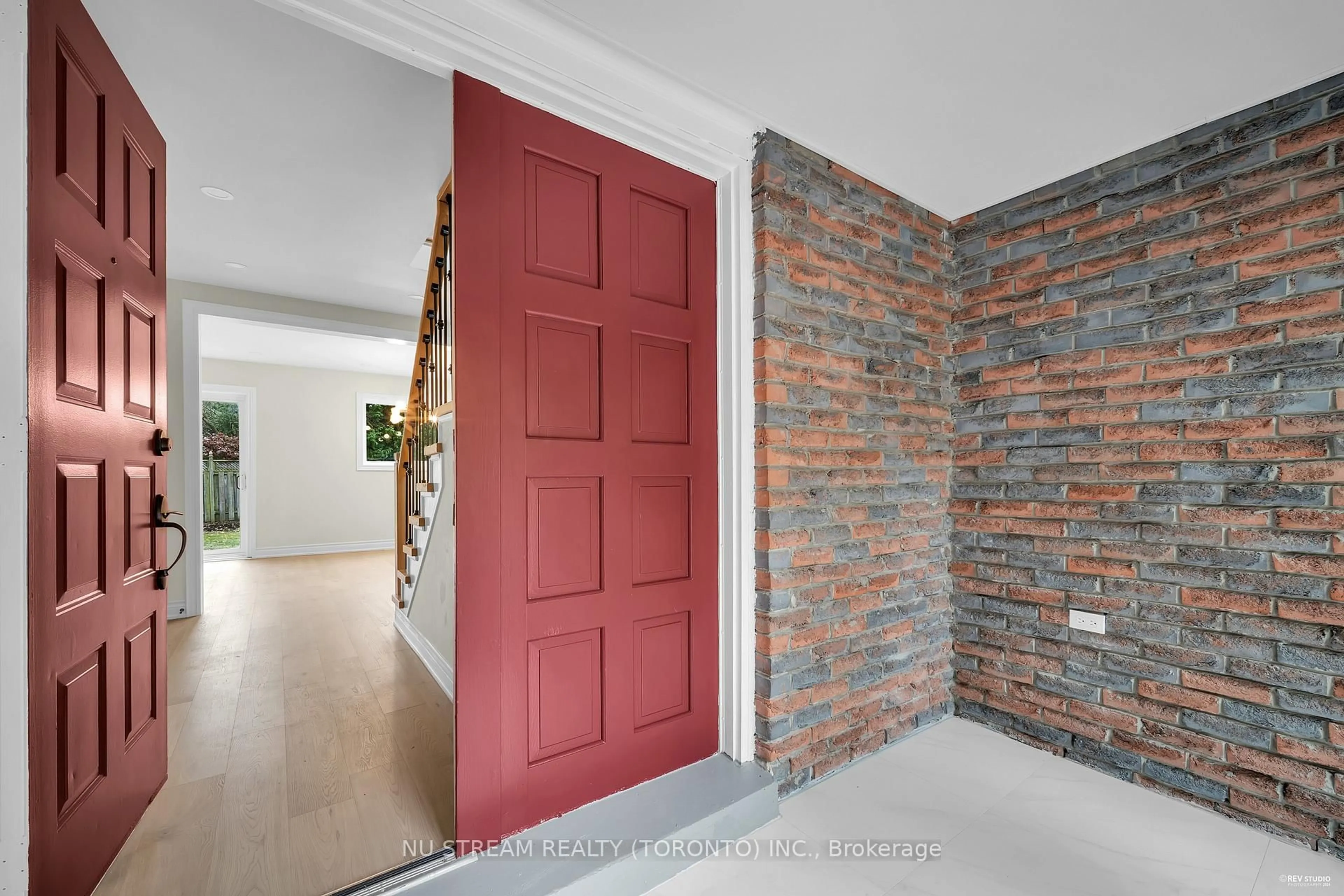 Indoor entryway for 9 Liebeck Cres, Markham Ontario L3R 1Y4