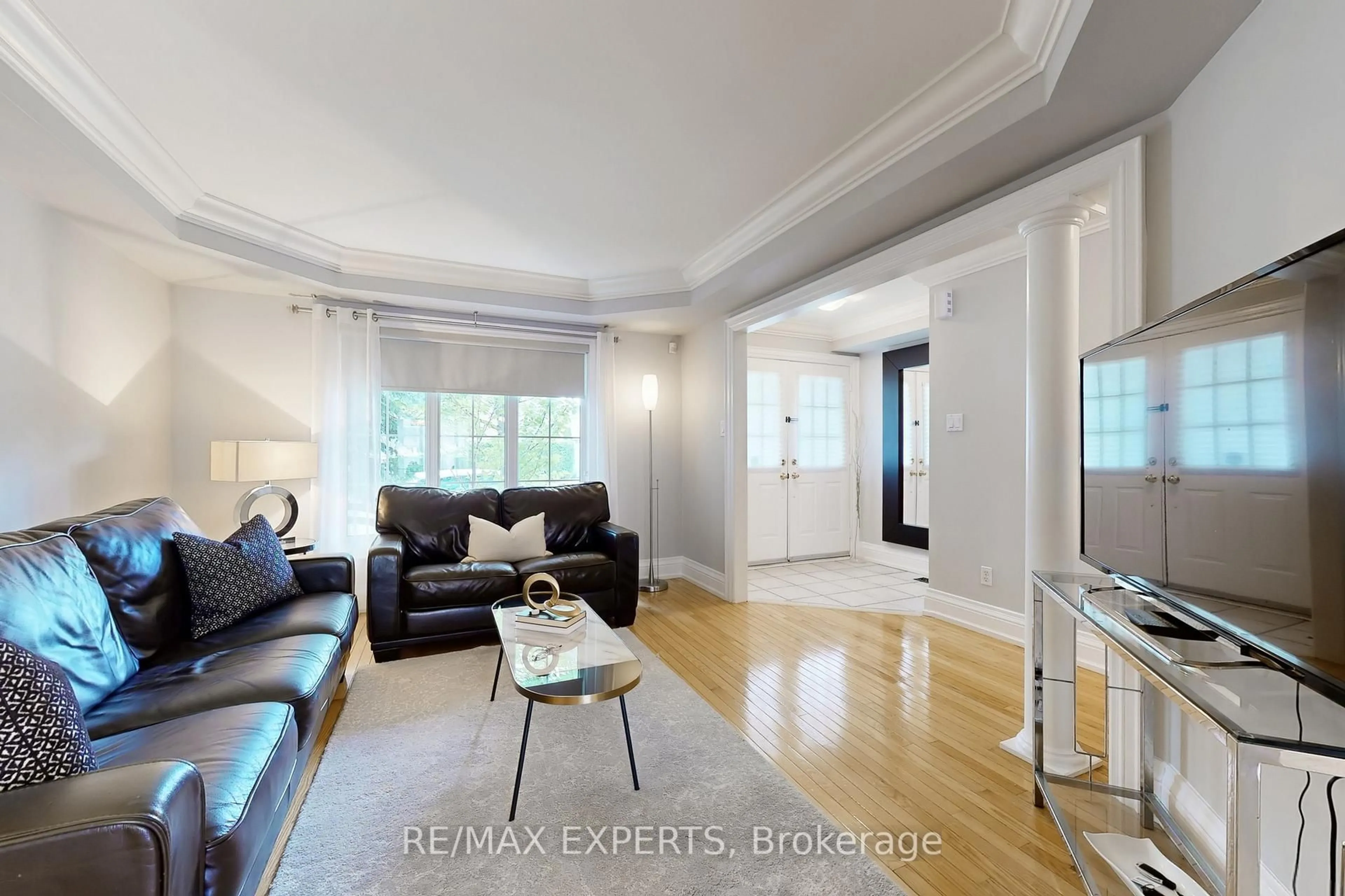 Living room with furniture, unknown for 47 Forest Run Blvd, Vaughan Ontario L4K 5J7