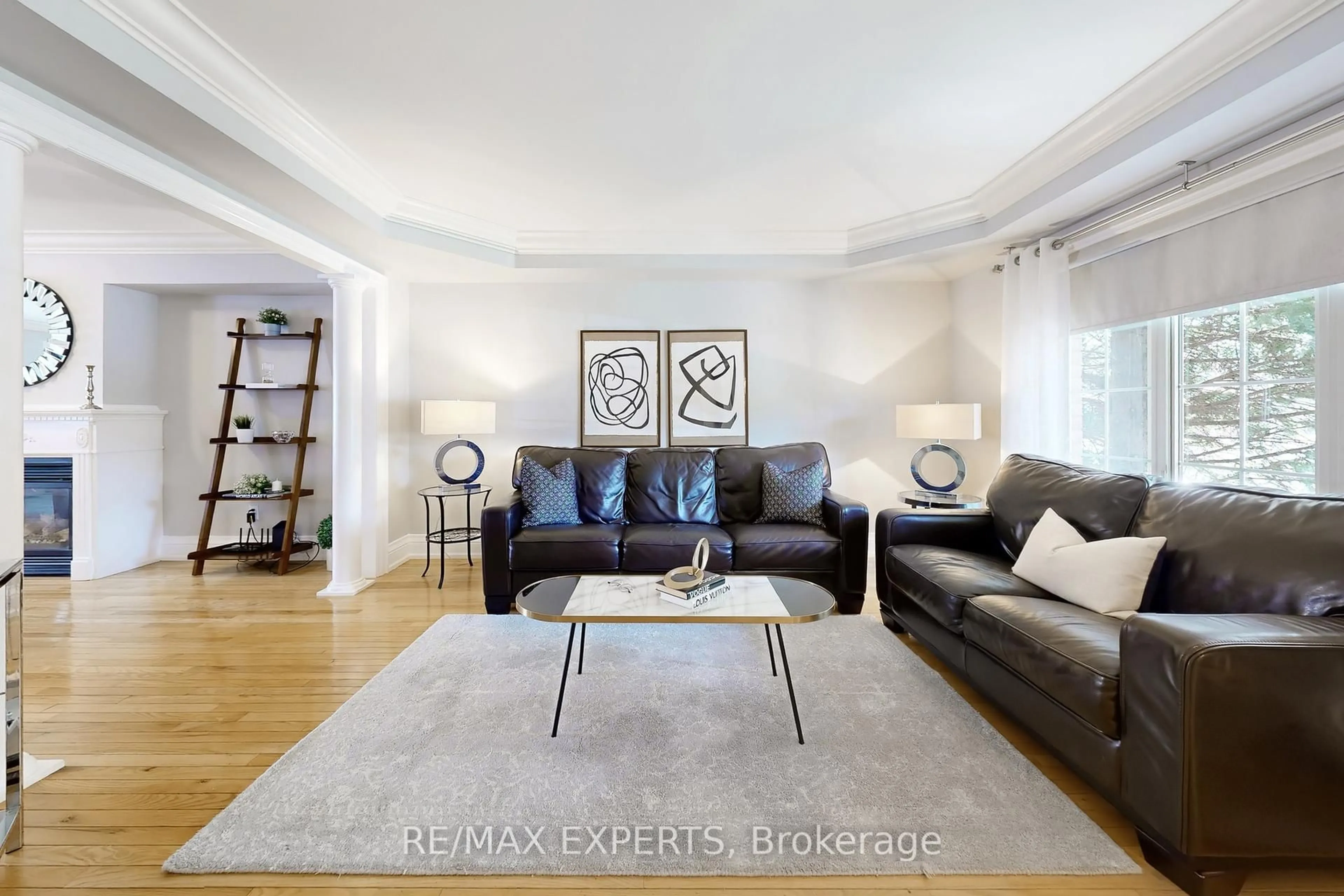 Living room with furniture, unknown for 47 Forest Run Blvd, Vaughan Ontario L4K 5J7