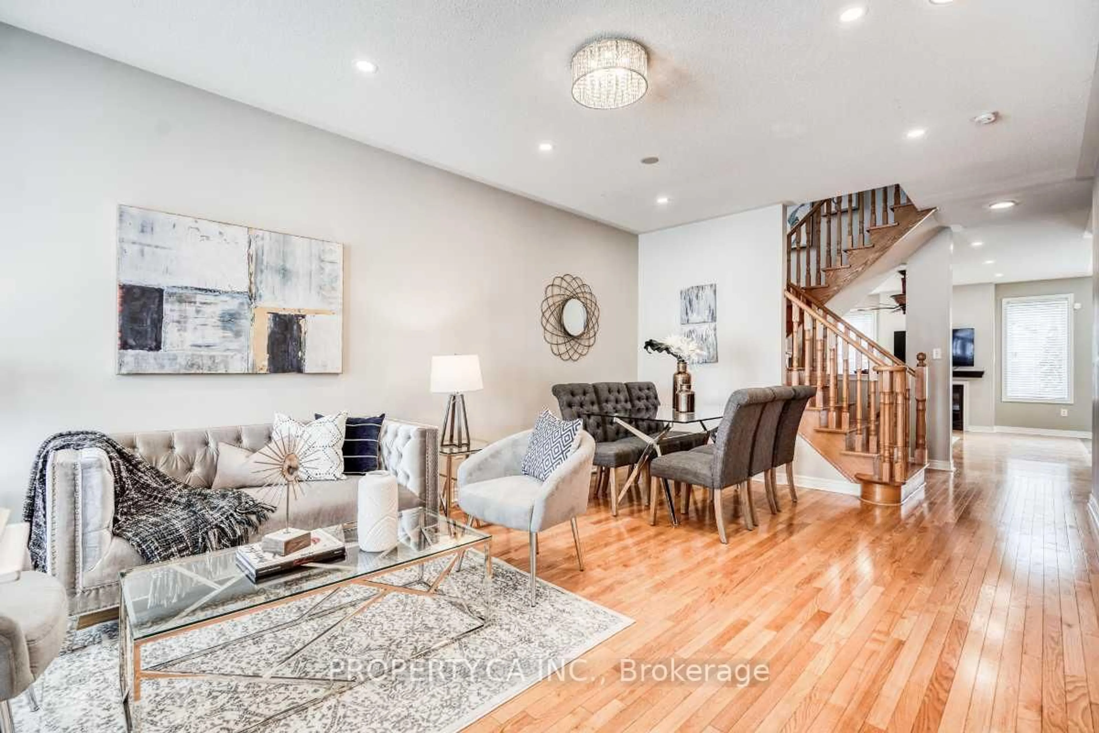 Living room with furniture, unknown for 824 Millard St, Whitchurch-Stouffville Ontario L4A 0B6