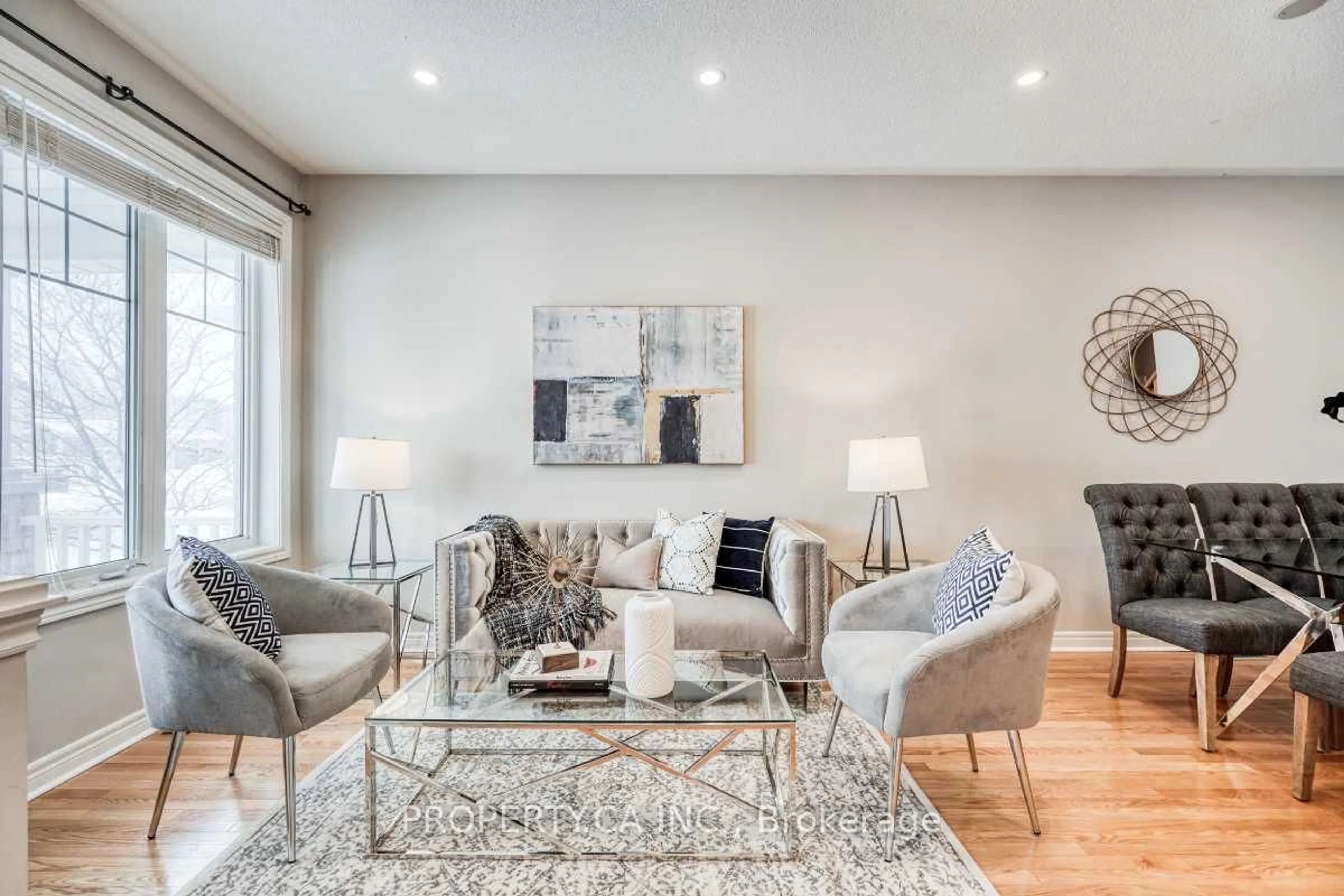 Living room with furniture, unknown for 824 Millard St, Whitchurch-Stouffville Ontario L4A 0B6