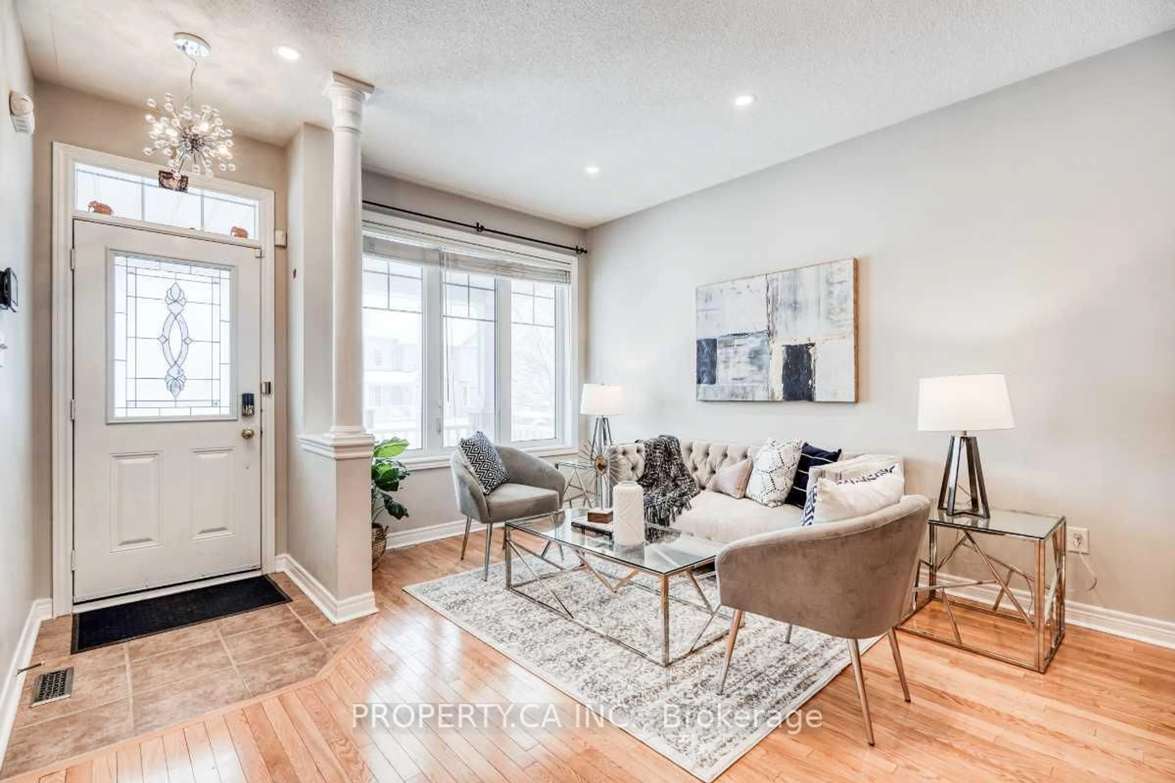 Living room with furniture, unknown for 824 Millard St, Whitchurch-Stouffville Ontario L4A 0B6