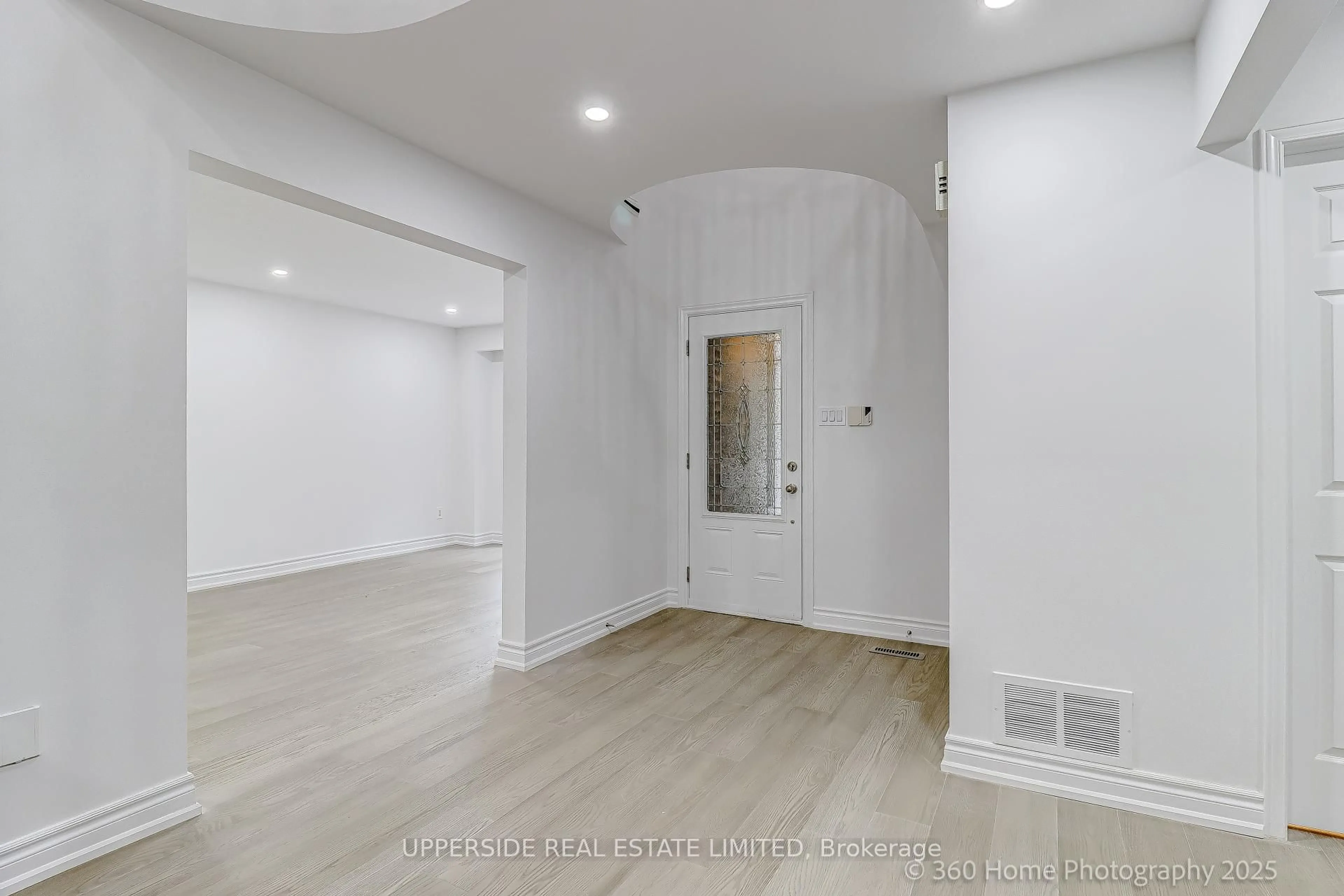 Unknown for 646 York Hill Blvd, Vaughan Ontario L4J 5L8