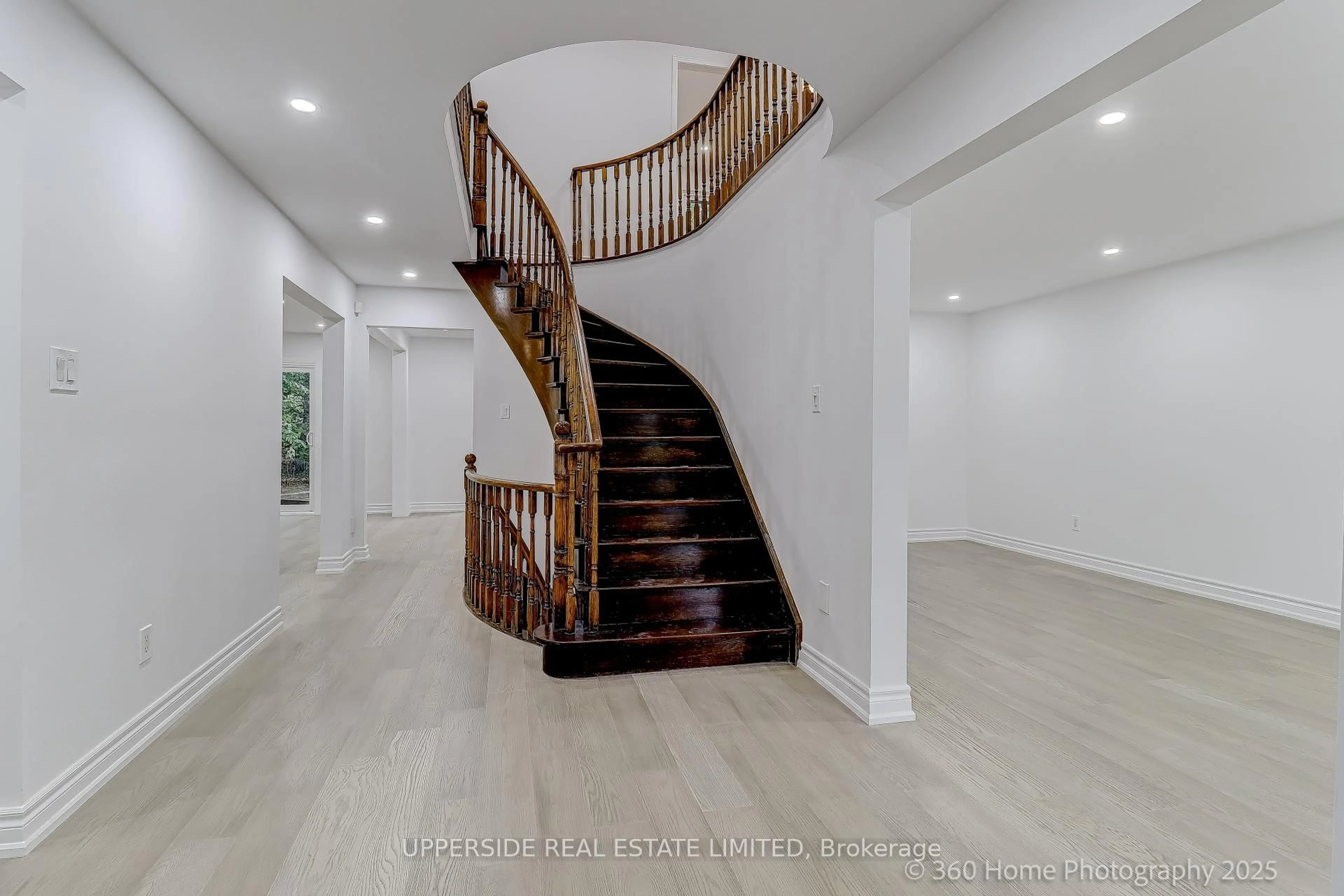 Unknown for 646 York Hill Blvd, Vaughan Ontario L4J 5L8