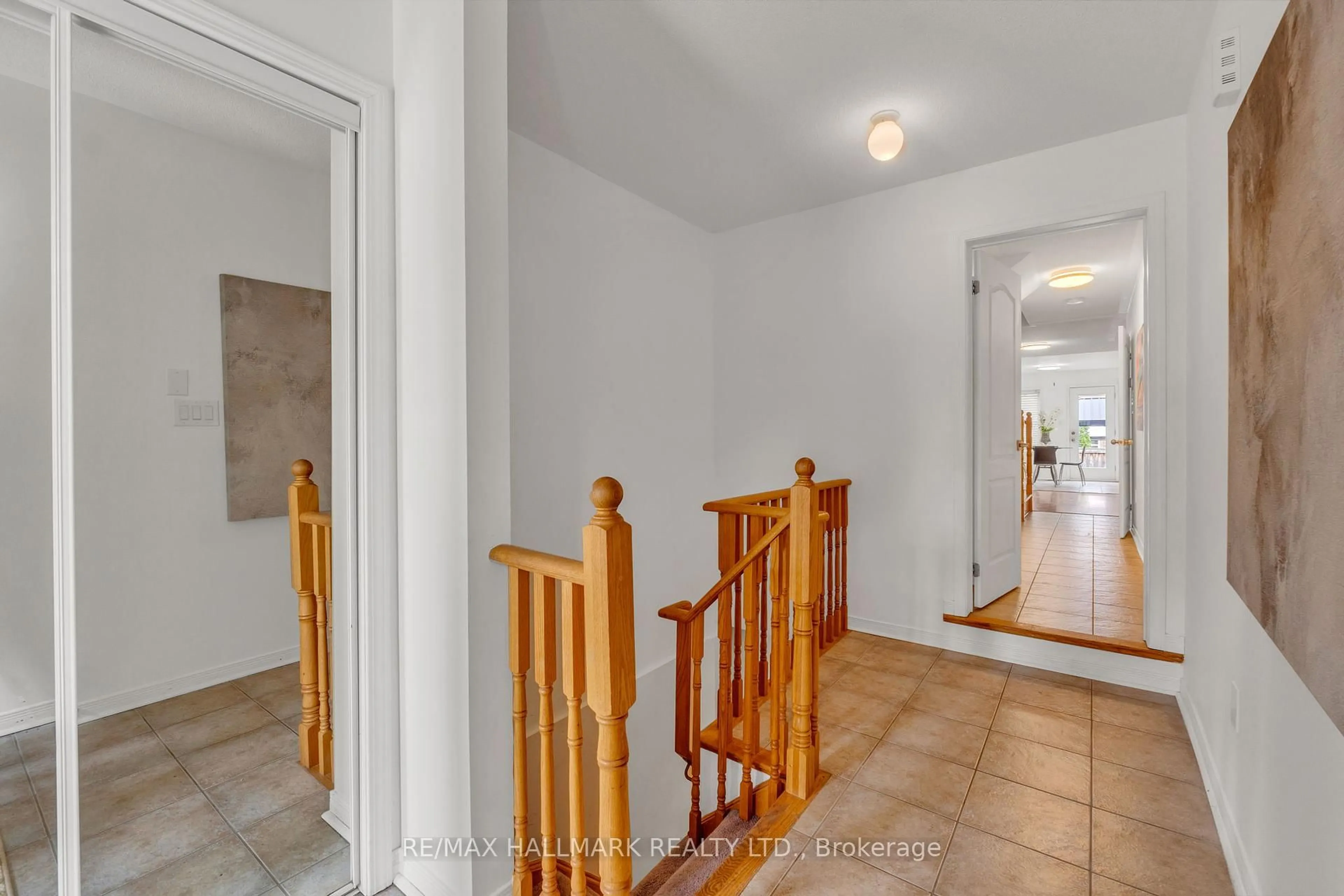Indoor entryway for 52 Muscadel Rd, Vaughan Ontario L4H 3L9