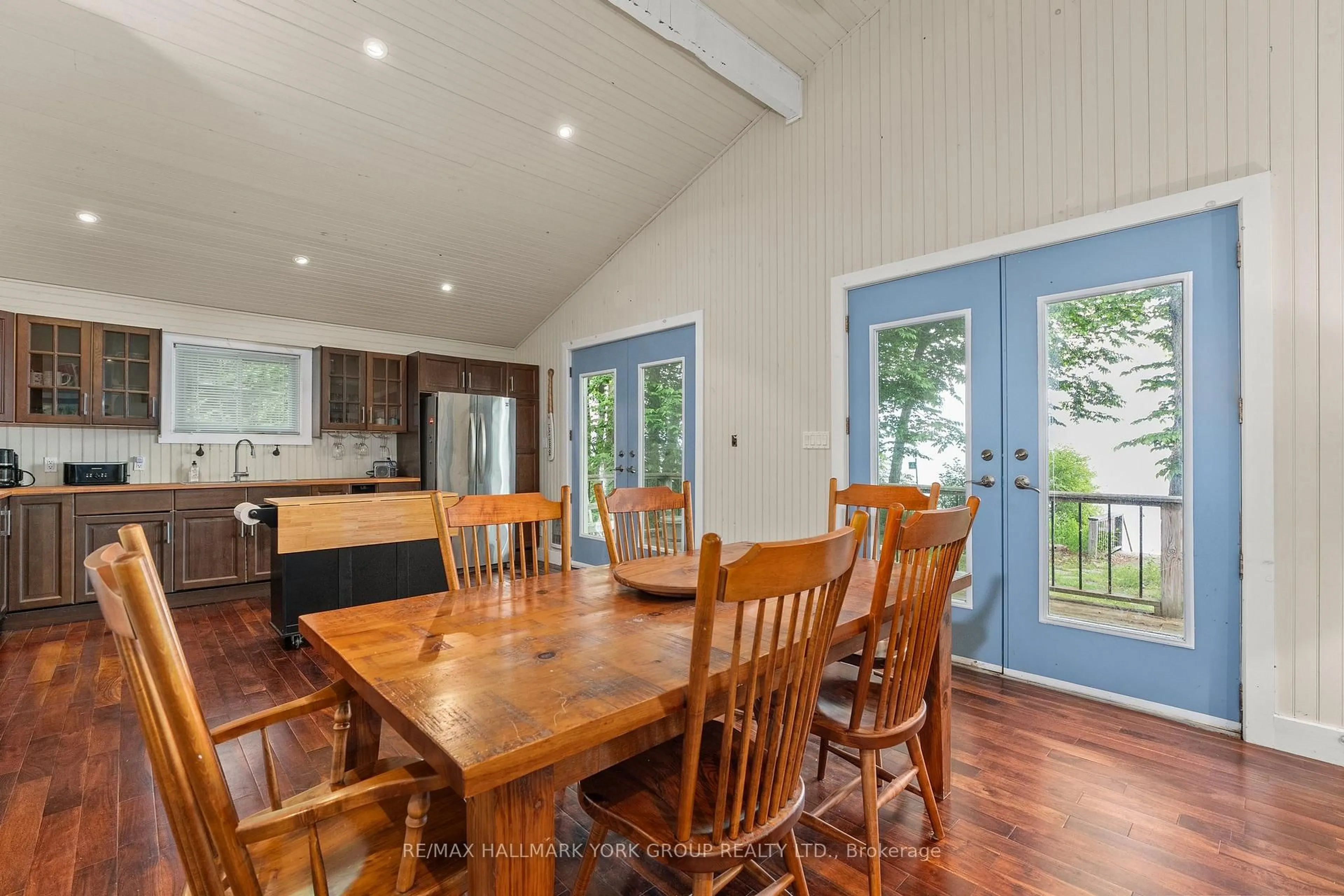 Open concept kitchen, wood/laminate floor for Lot 4 Fox Island, Georgina Islands Ontario L0E 1R0