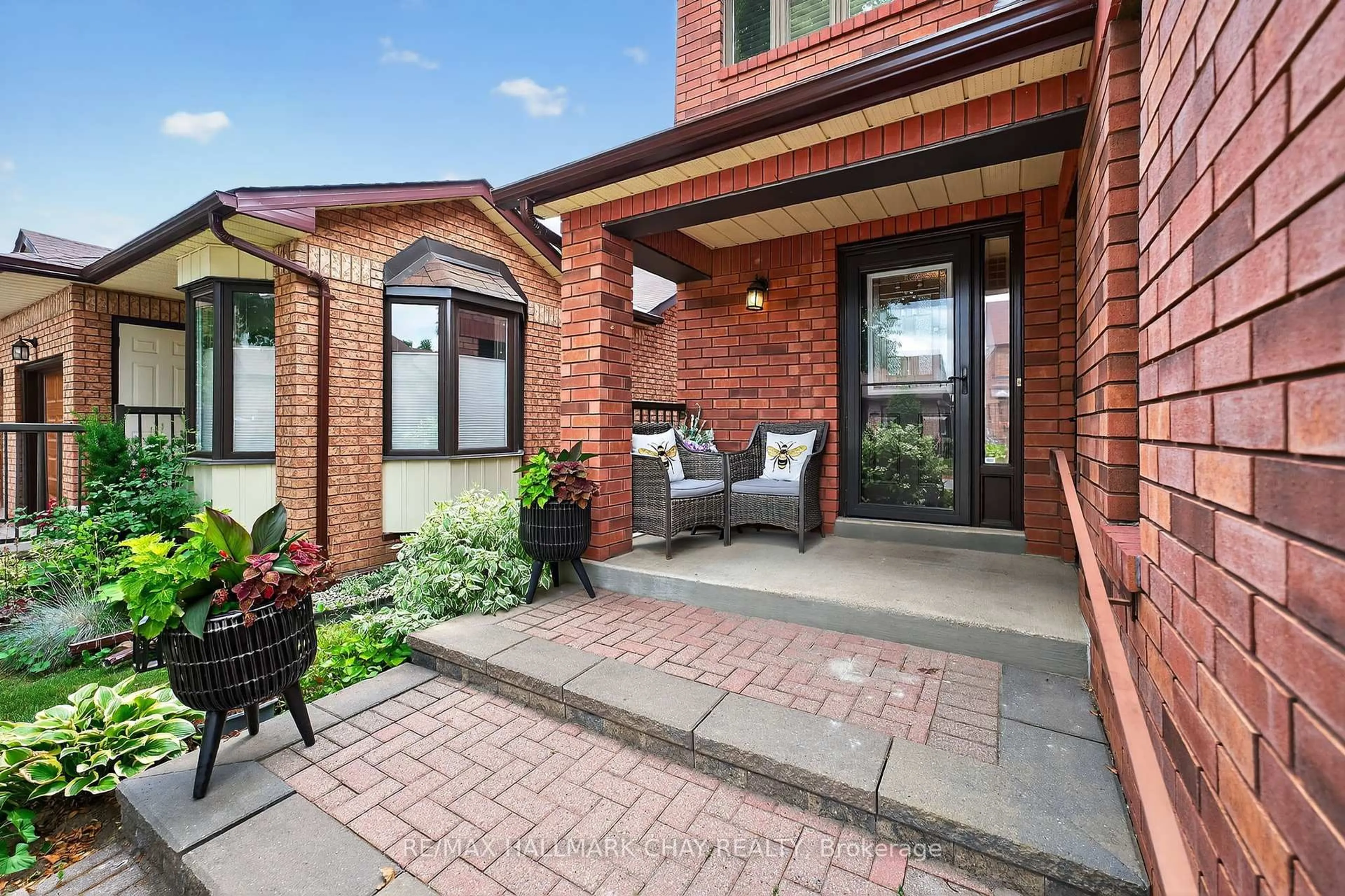 Home with brick exterior material, street for 135 Green Briar Rd, New Tecumseth Ontario L9R 1X9