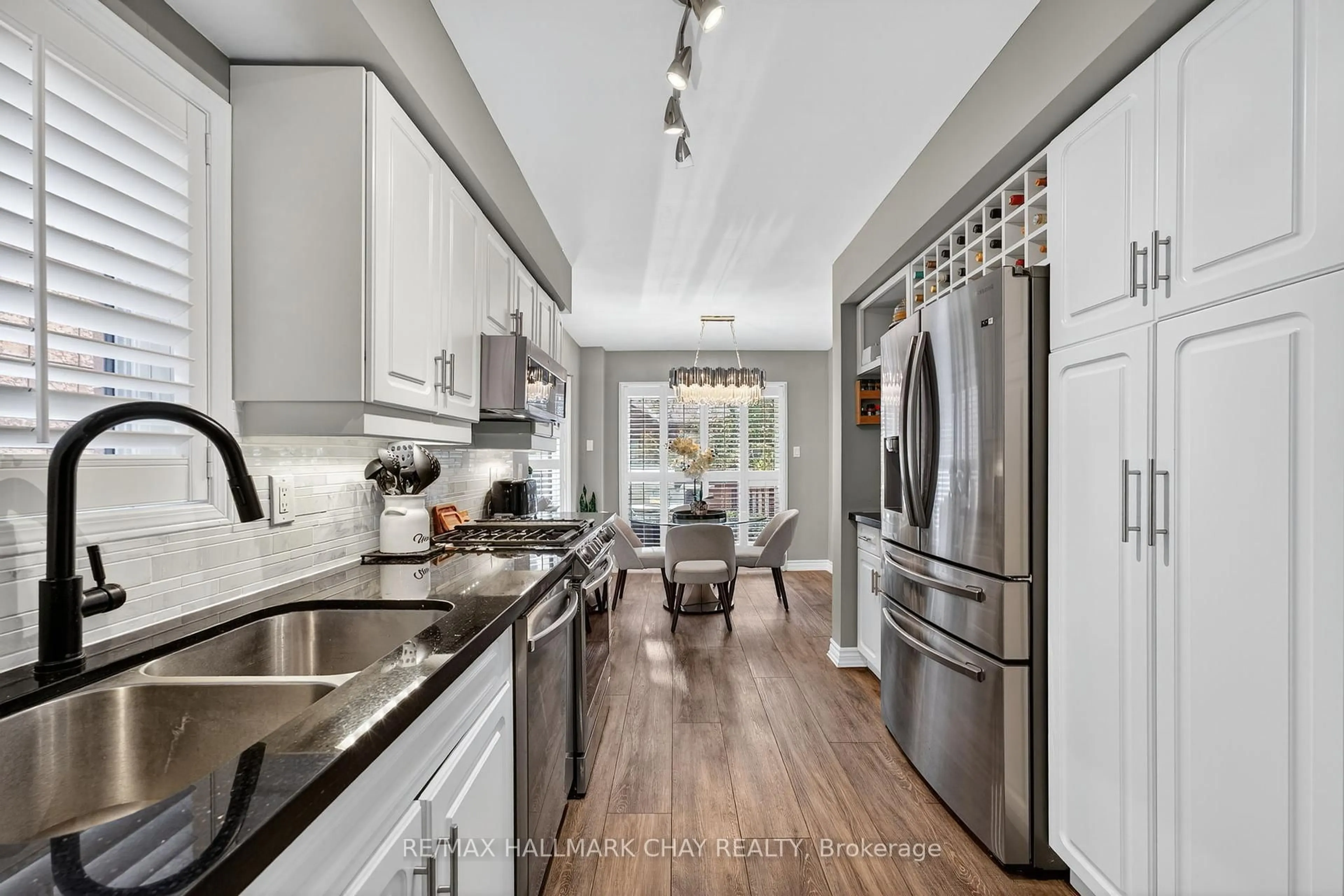 Open concept kitchen, unknown for 135 Green Briar Rd, New Tecumseth Ontario L9R 1X9