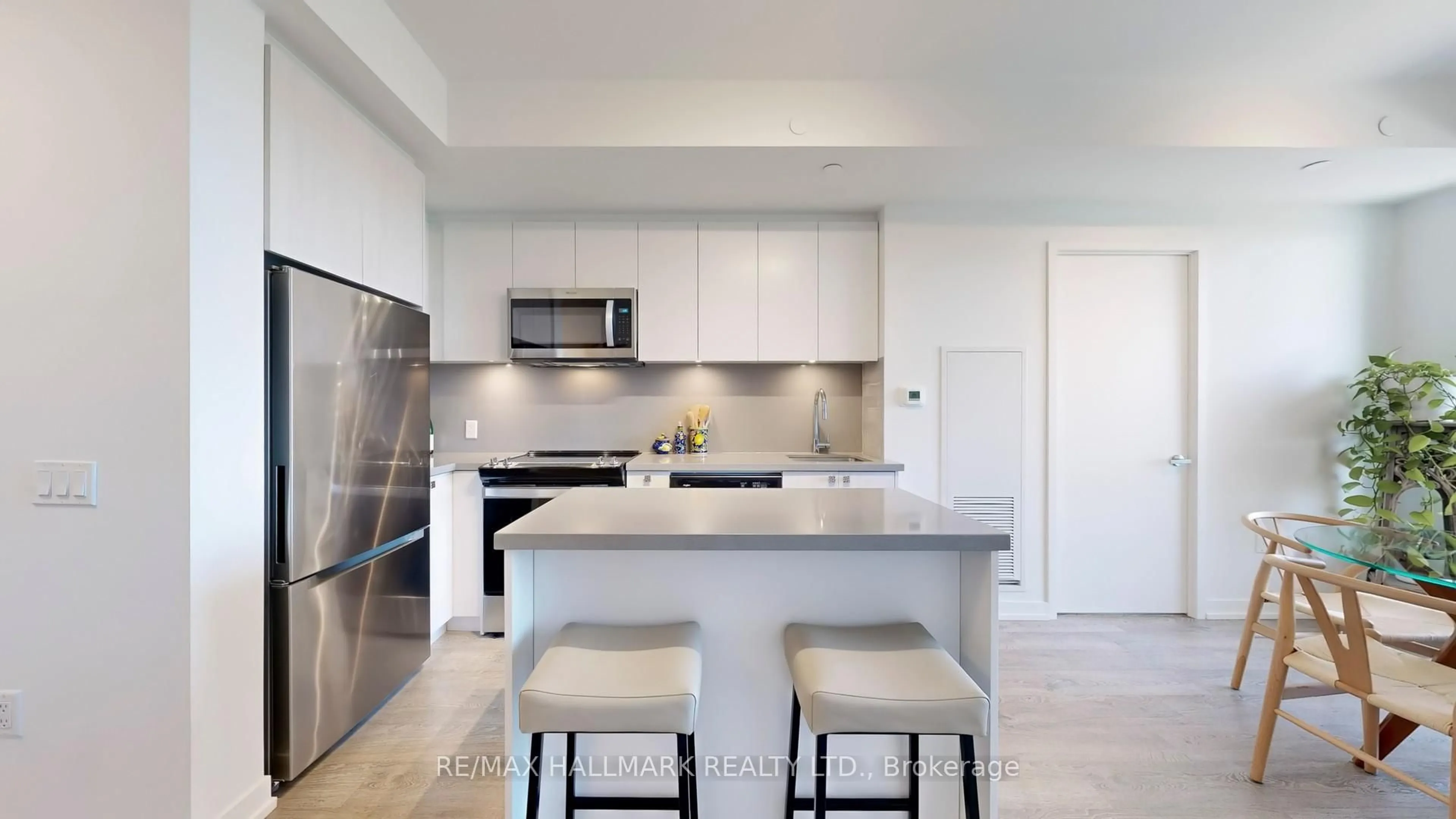 Contemporary kitchen, ceramic/tile floor for 3 Rosewater St #901, Richmond Hill Ontario L4C 5T6