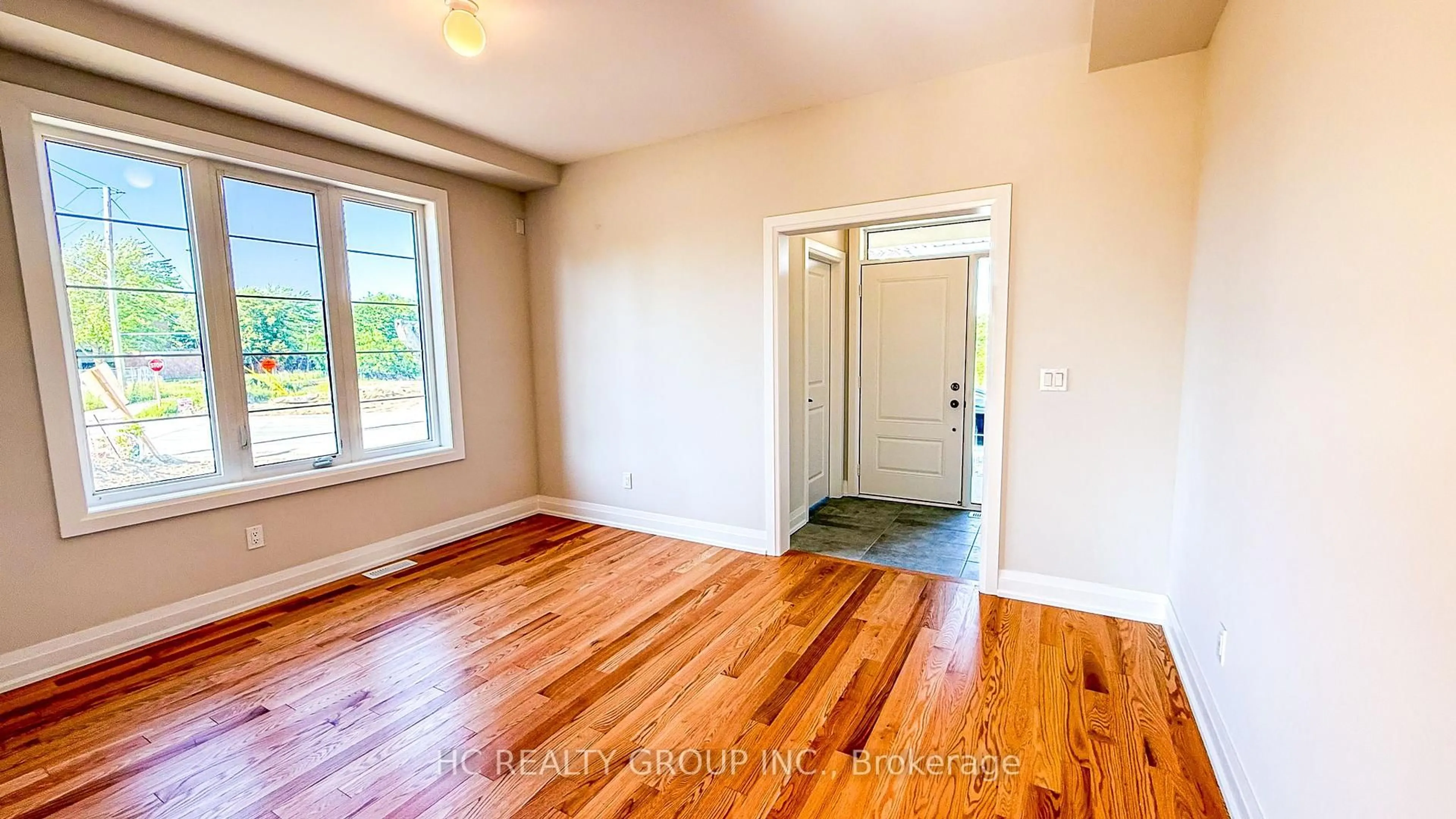 A pic of a room for 2 Rail Trail Crt, Georgina Ontario L0E 1R0
