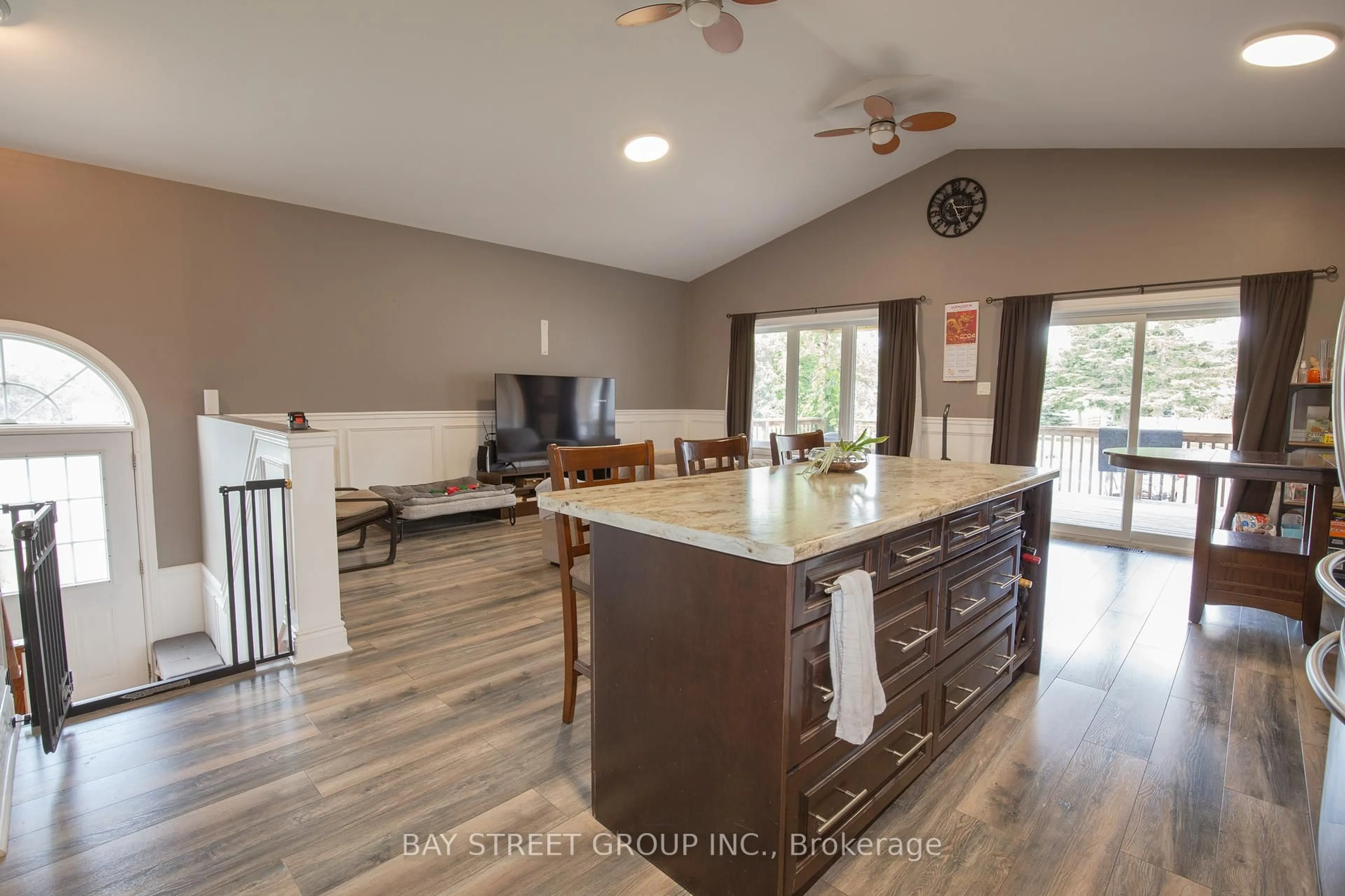 Open concept kitchen, unknown for 800 Rockaway Rd, Georgina Ontario L0E 1S0