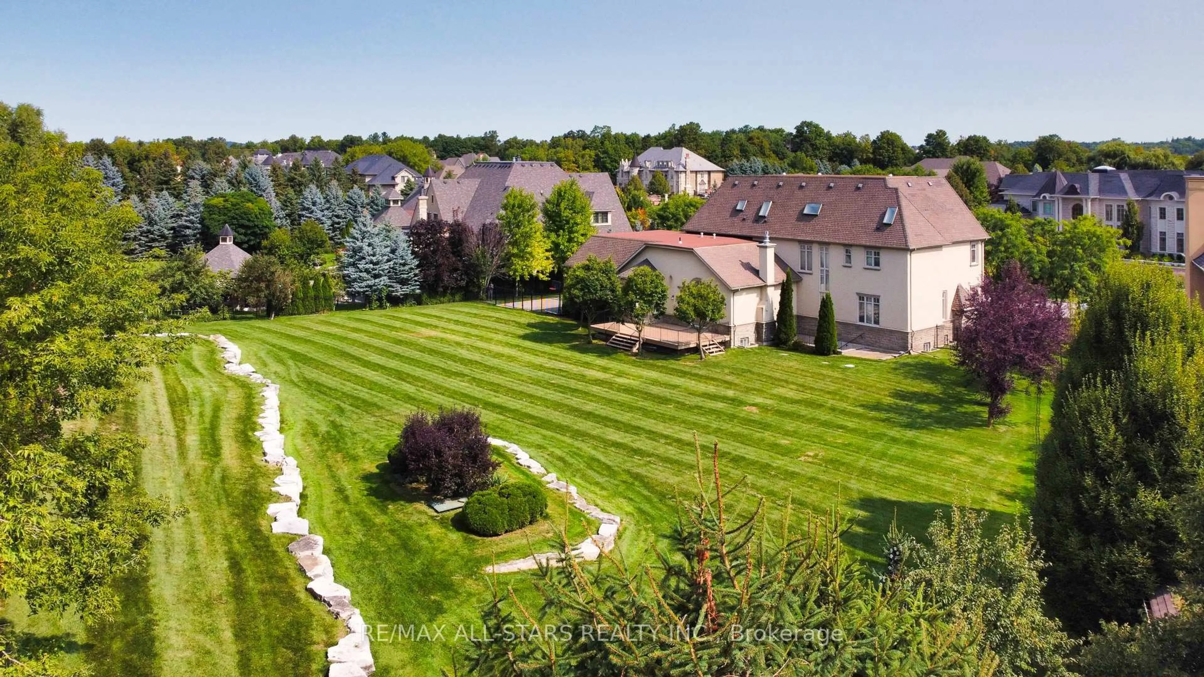 A pic from outside/outdoor area/front of a property/back of a property/a pic from drone, unknown for 70 Richard Lovat Crt, Vaughan Ontario L0J 1C0