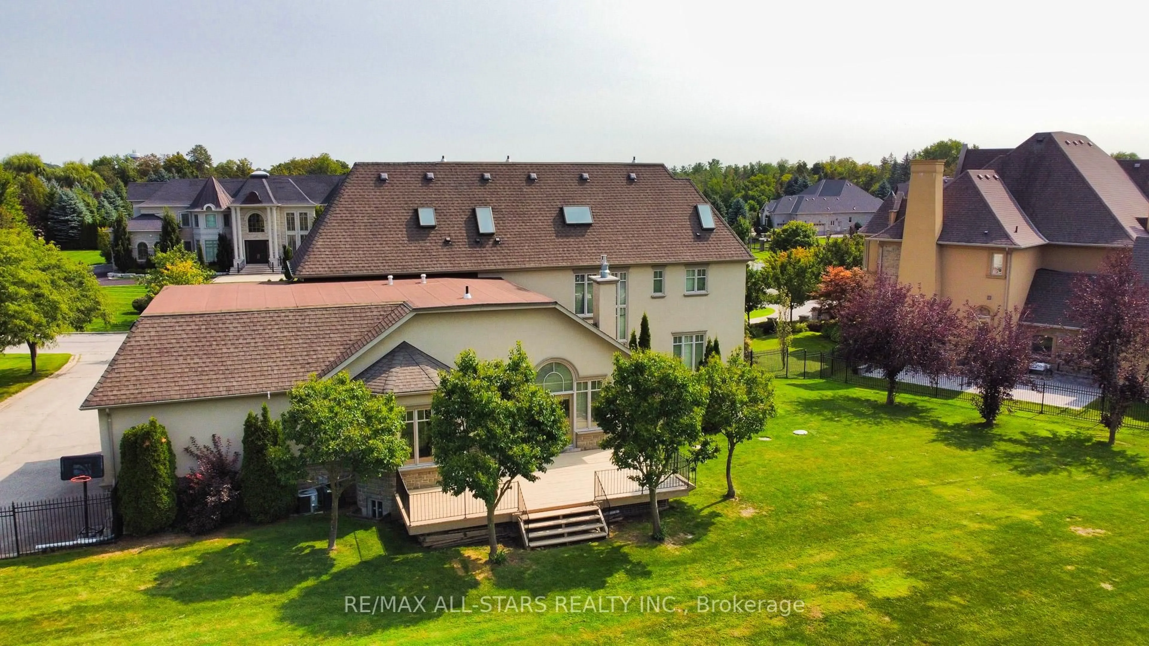 A pic from outside/outdoor area/front of a property/back of a property/a pic from drone, unknown for 70 Richard Lovat Crt, Vaughan Ontario L0J 1C0