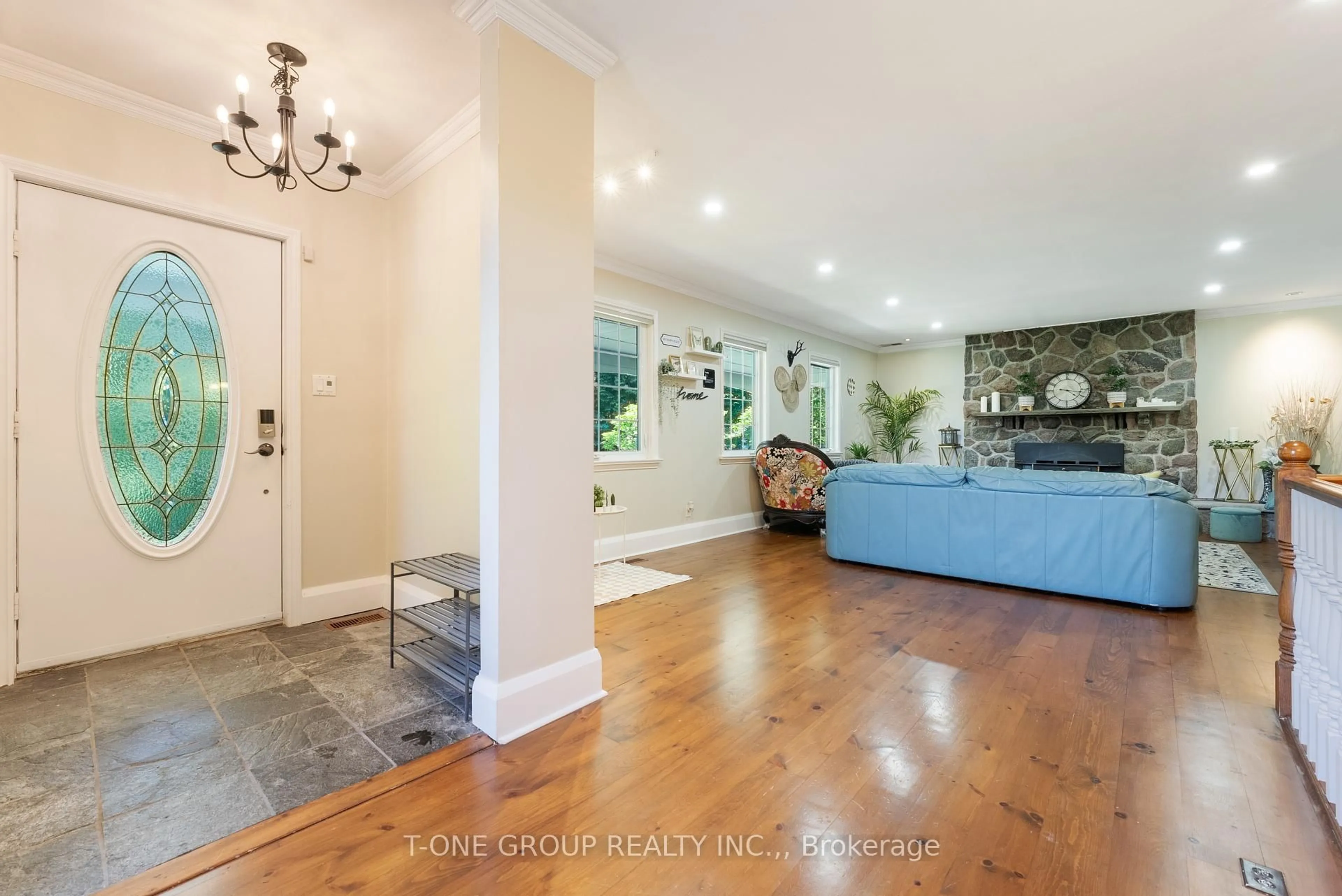 Indoor entryway for 3849 Concession 4 Rd, Uxbridge Ontario L0C 1A0