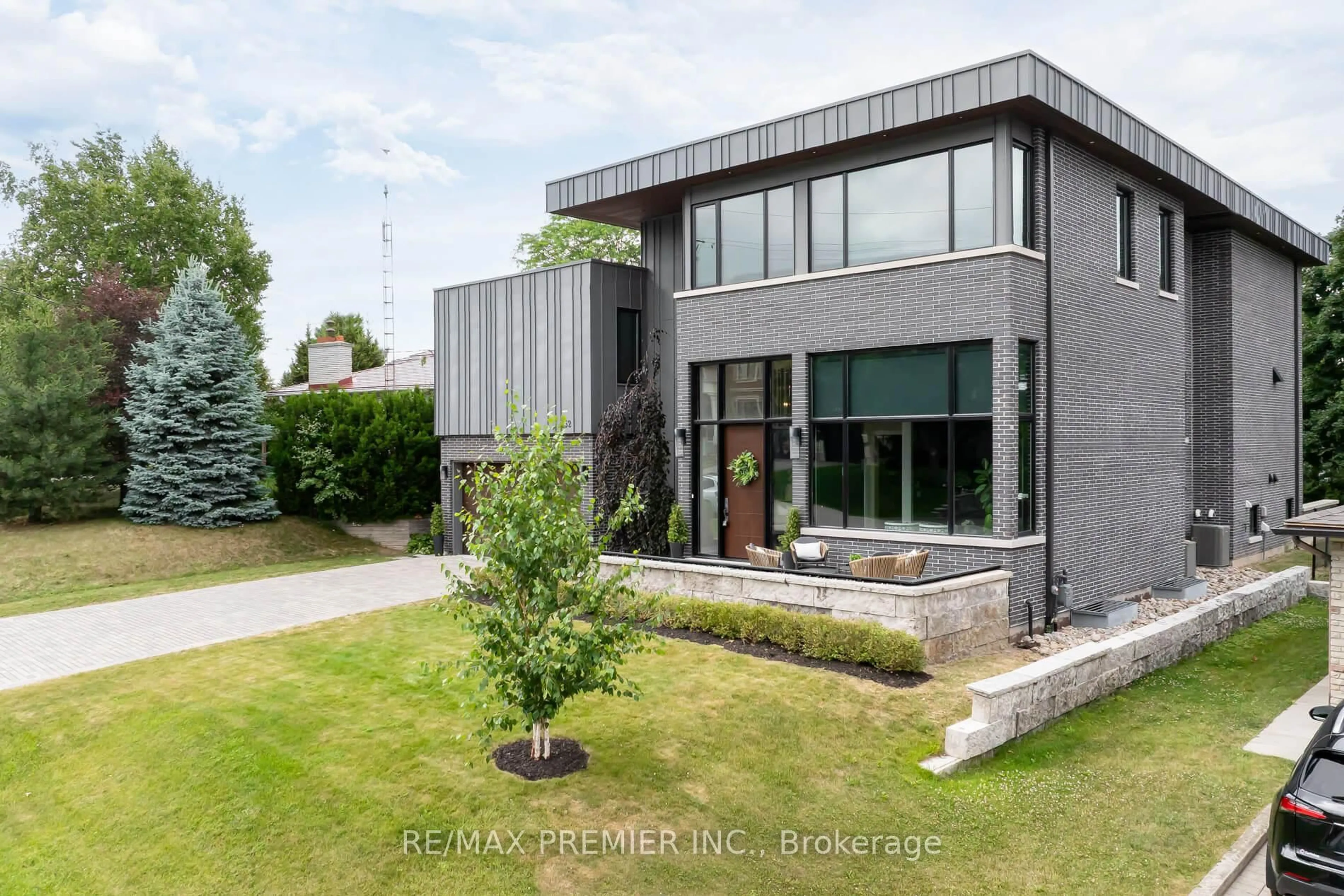 Home with brick exterior material, unknown for 32 Sevilla Blvd, Vaughan Ontario L0J 1C0