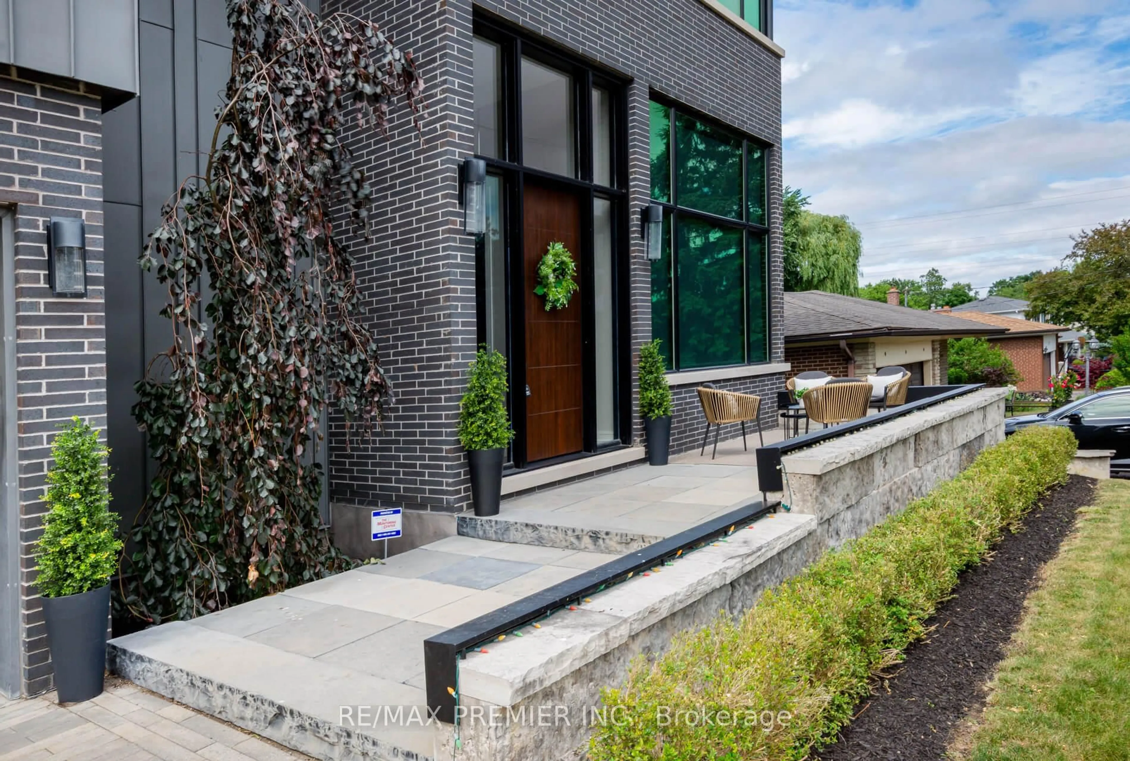 Home with brick exterior material, street for 32 Sevilla Blvd, Vaughan Ontario L0J 1C0