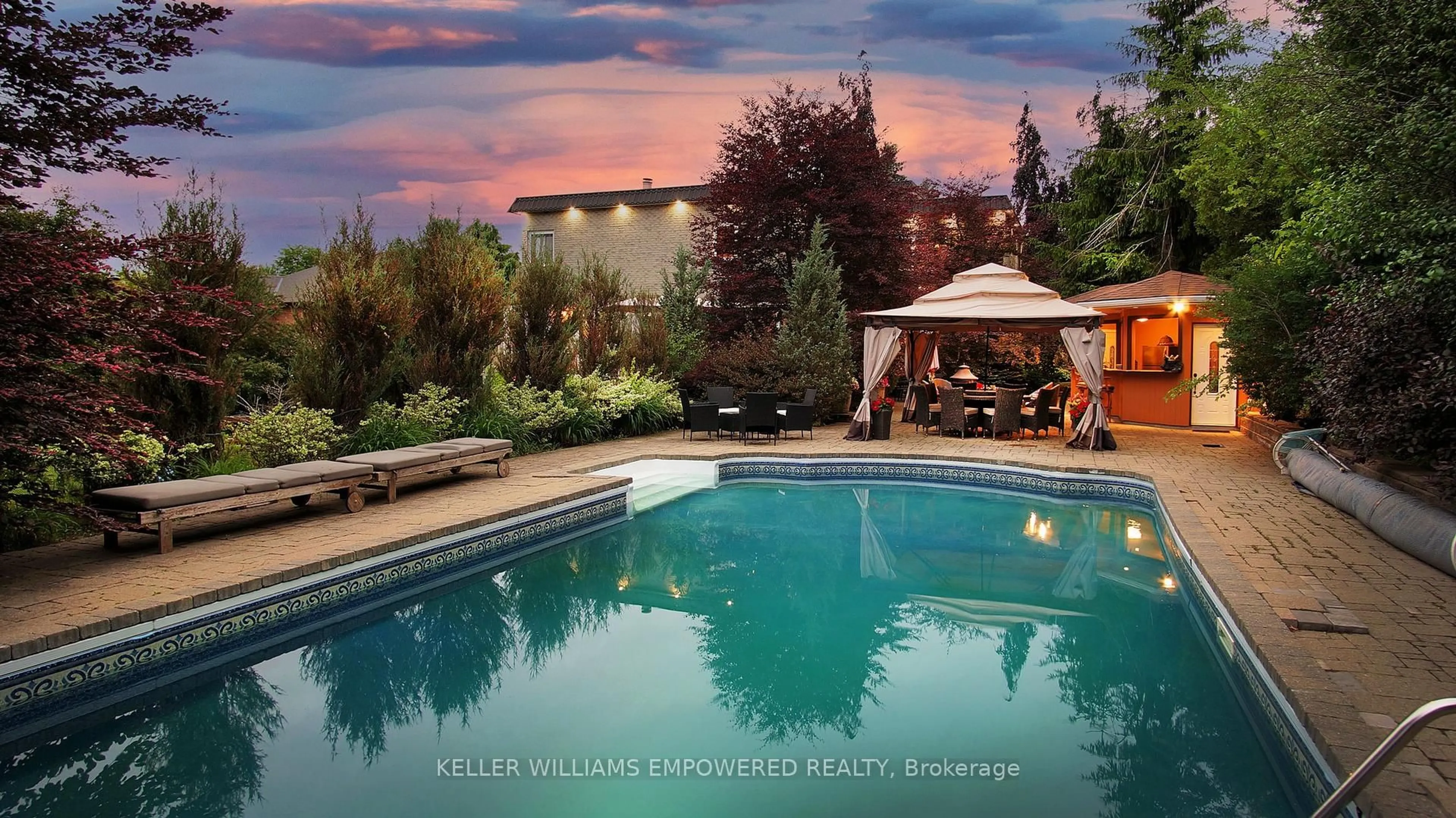 Pool for 788 Woodland Acres Cres, Vaughan Ontario L6A 1G2