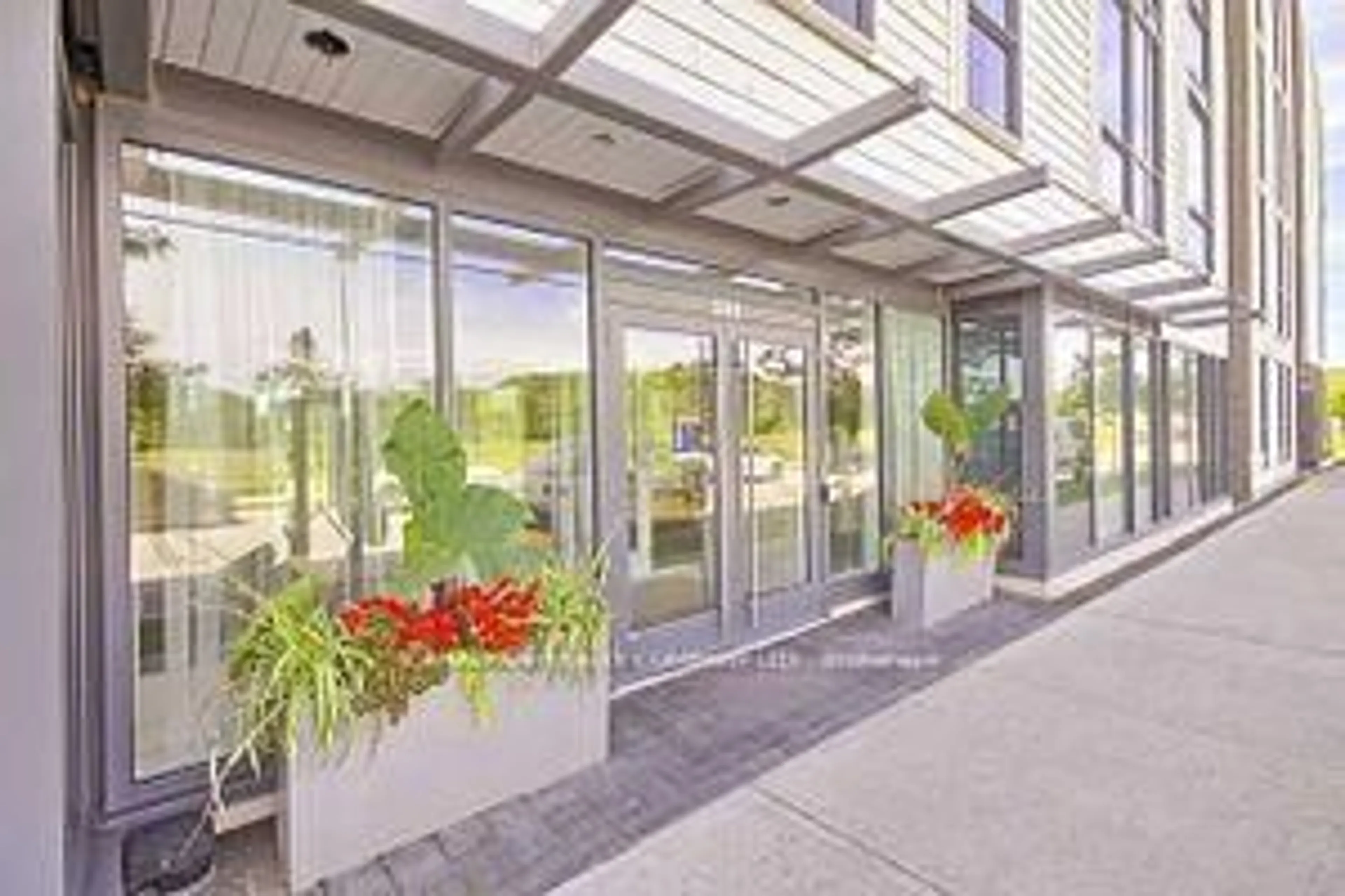 Indoor foyer for 333 Sea Ray Ave #D329, Innisfil Ontario L9S 0L9