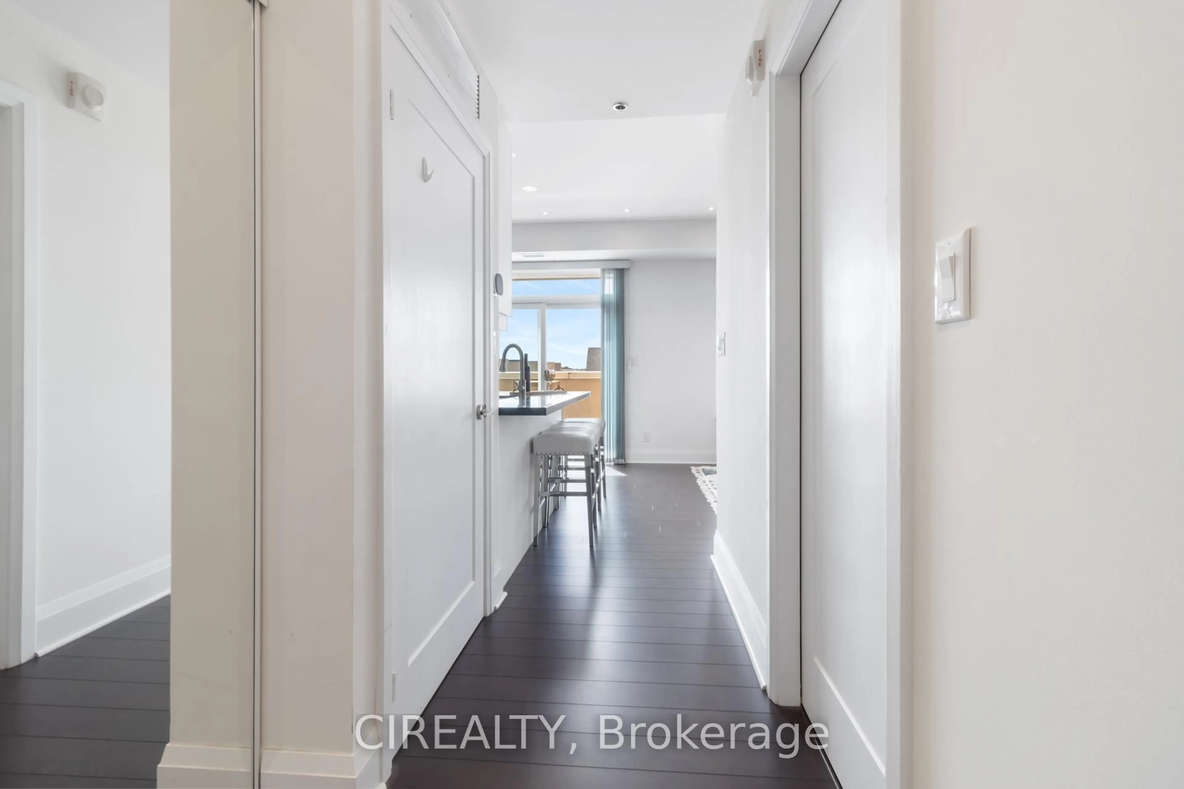 Indoor entryway for 28 Prince Regent St #PH 23, Markham Ontario L6C 0V5