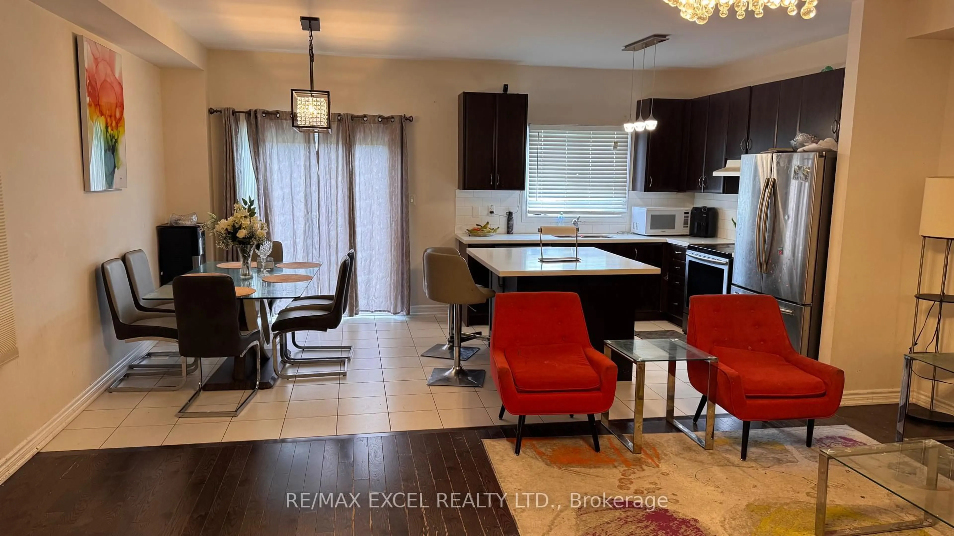 Open concept kitchen, ceramic/tile floor for 1150 Peelar Cres, Innisfil Ontario L0L 1W0