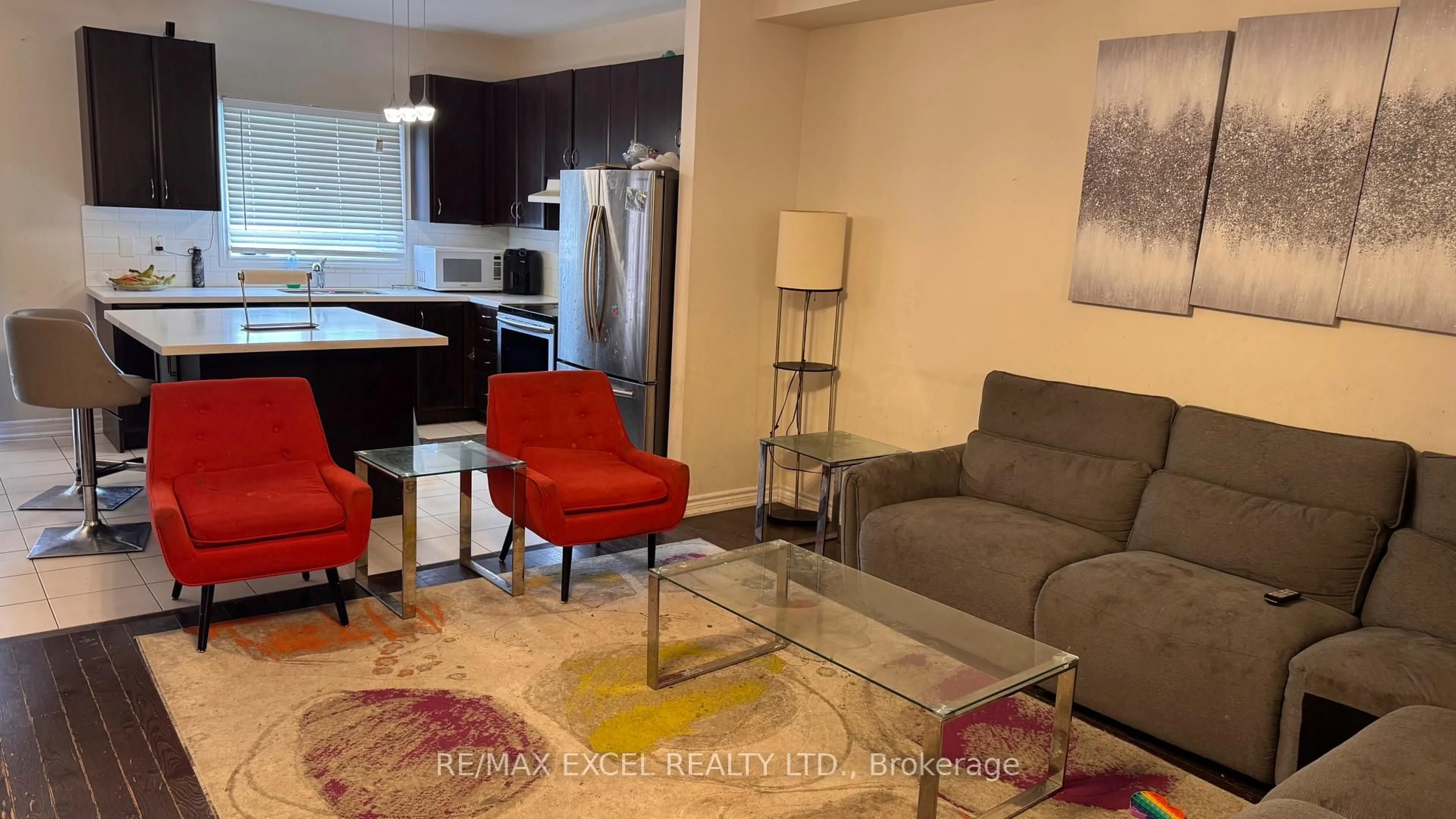 Living room with furniture, unknown for 1150 Peelar Cres, Innisfil Ontario L0L 1W0