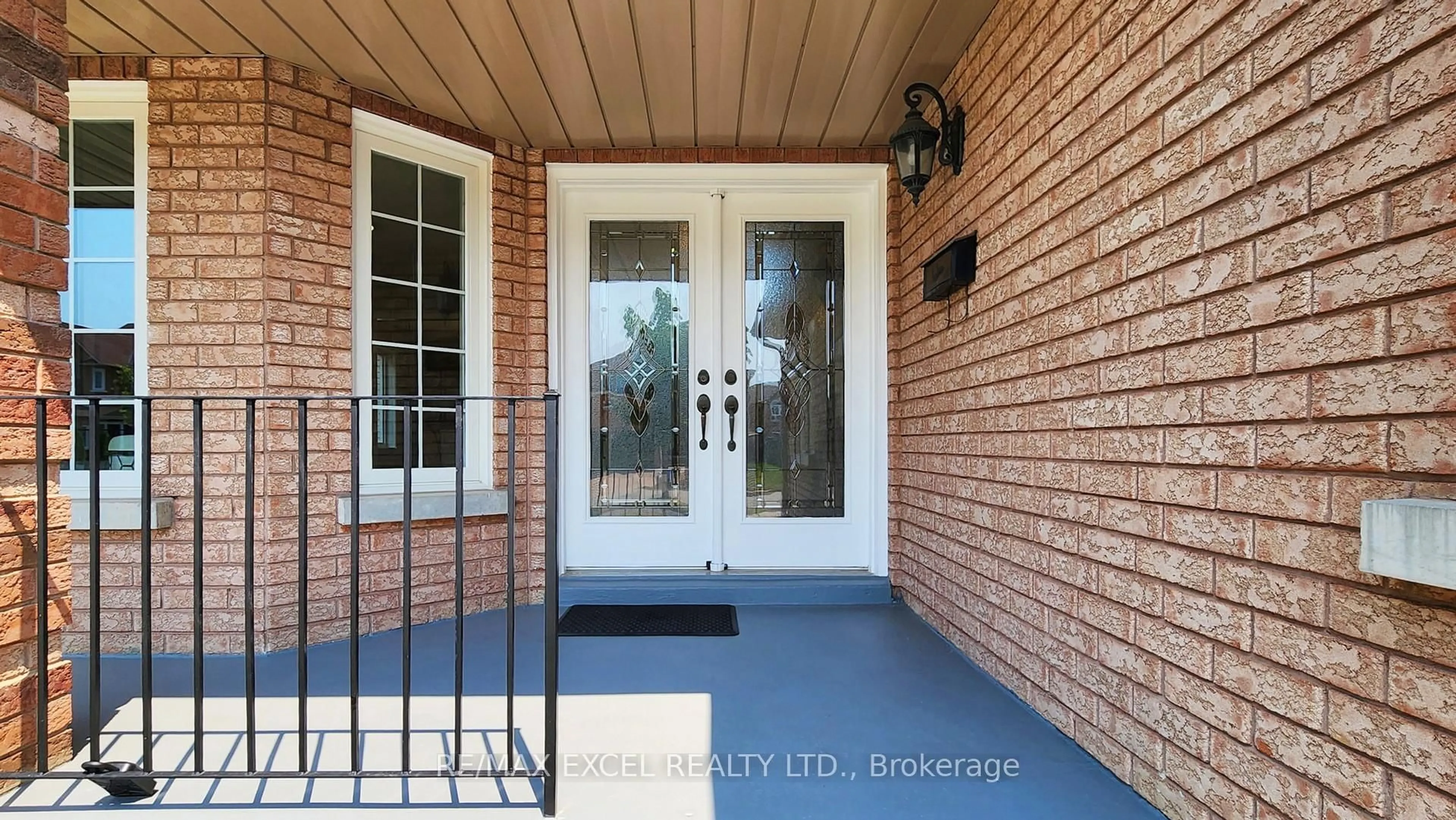 Indoor entryway for 8 Macklin St, Markham Ontario L3S 3Z4