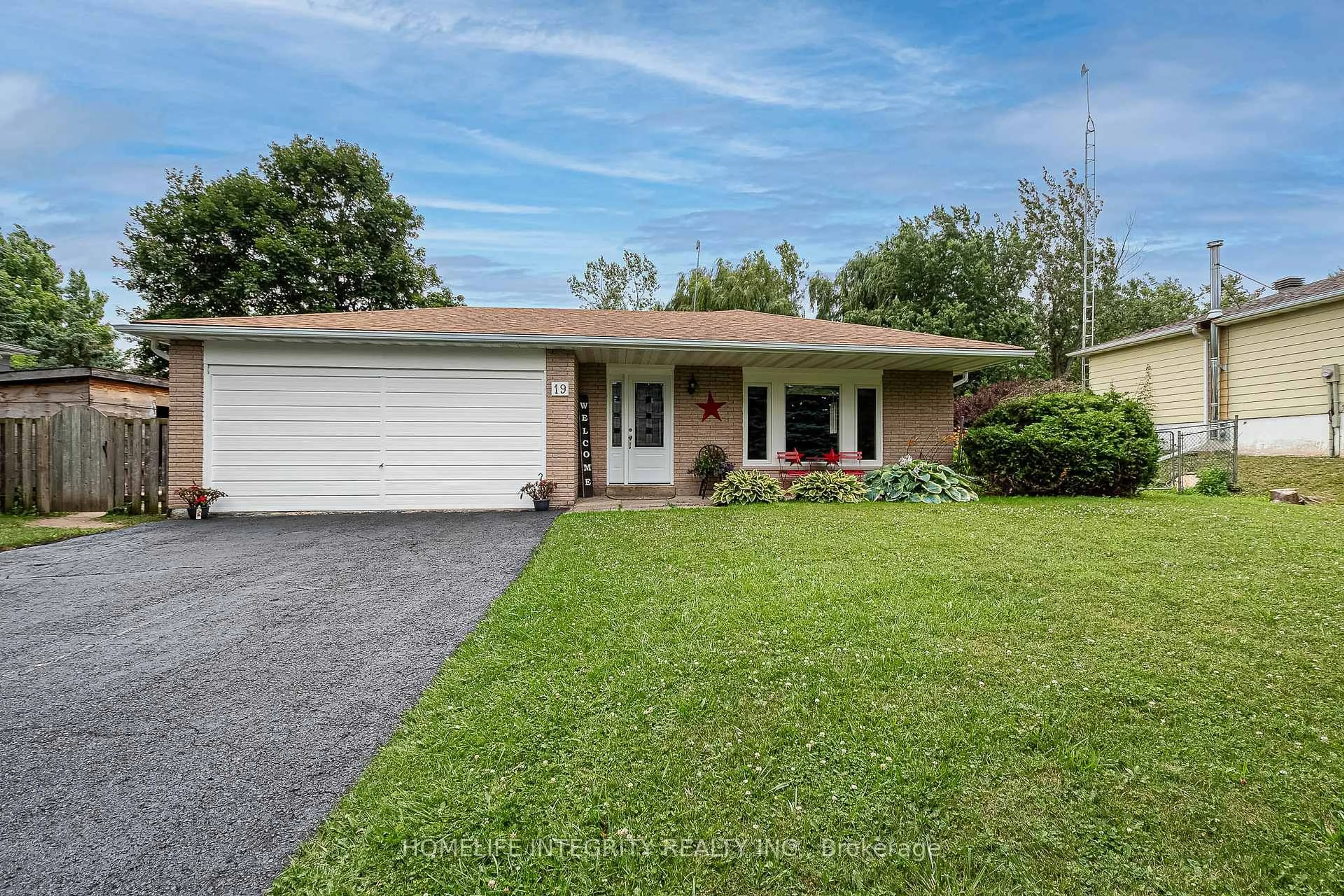 Home with brick exterior material, street for 19 Jamieson Dr, Adjala-Tosorontio Ontario L0N 1R0