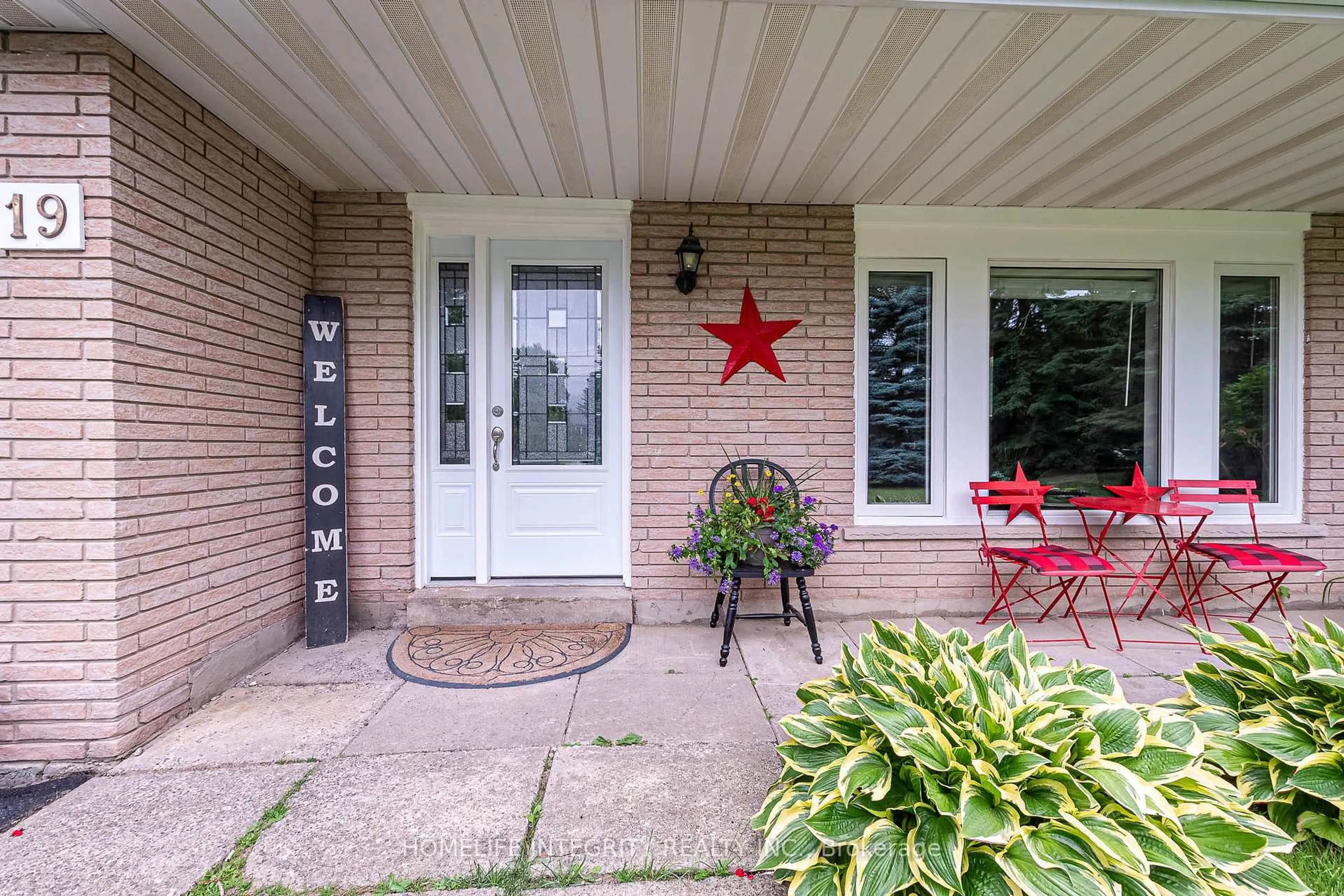 Indoor entryway for 19 Jamieson Dr, Adjala-Tosorontio Ontario L0N 1R0