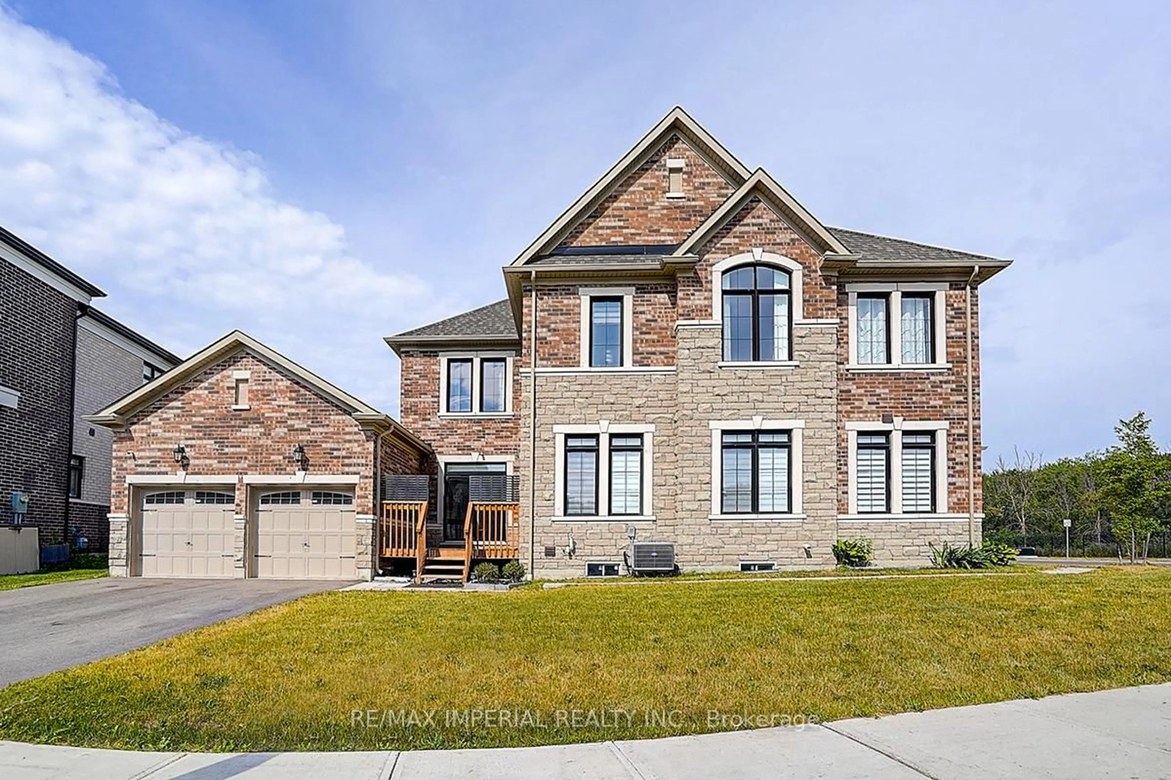 Home with brick exterior material, street for 135 McCague Ave, Richmond Hill Ontario L4S 0M2