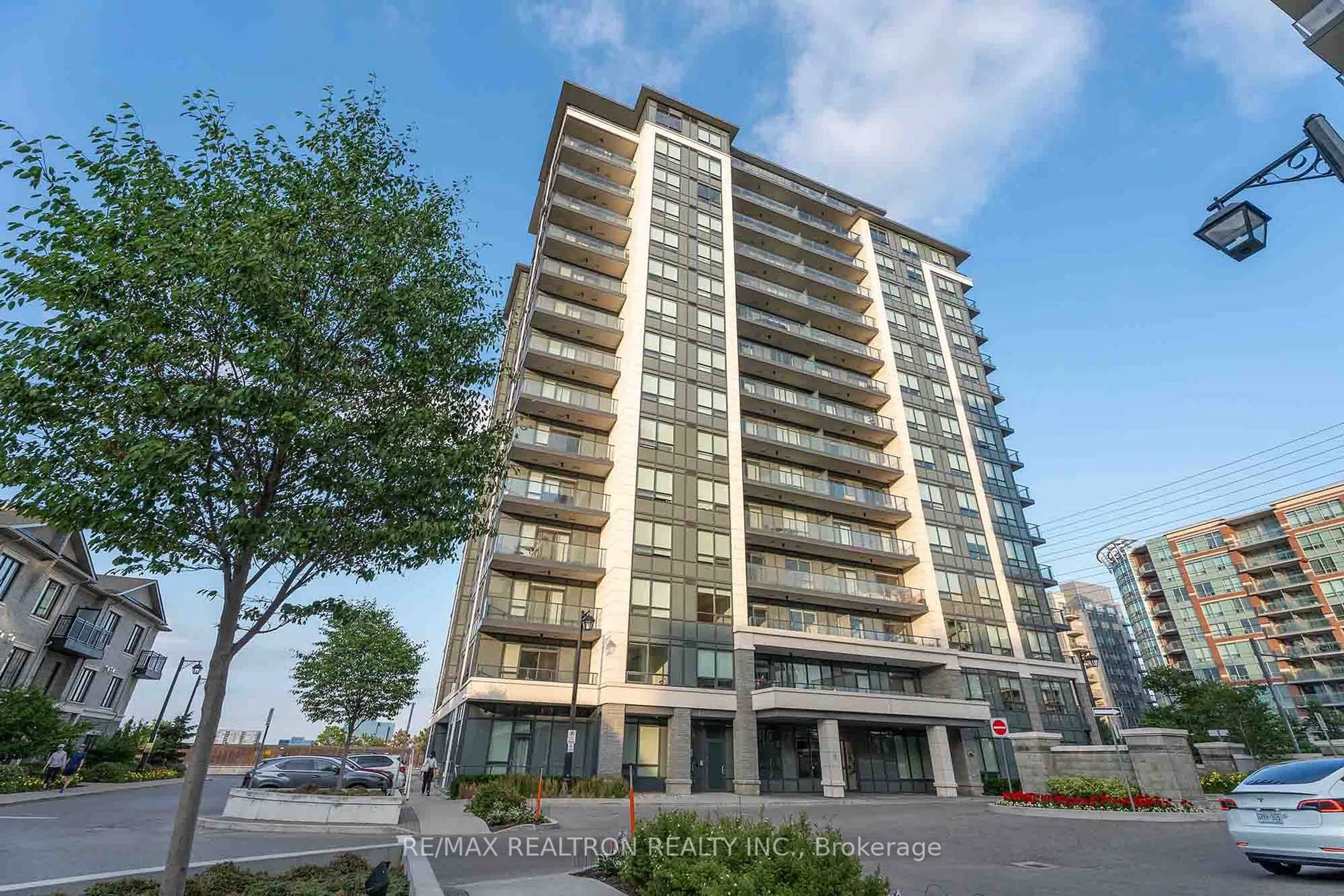 A pic from outside/outdoor area/front of a property/back of a property/a pic from drone, building for 398 highway 7 Ave #1501, Richmond Hill Ontario L4B 0G6
