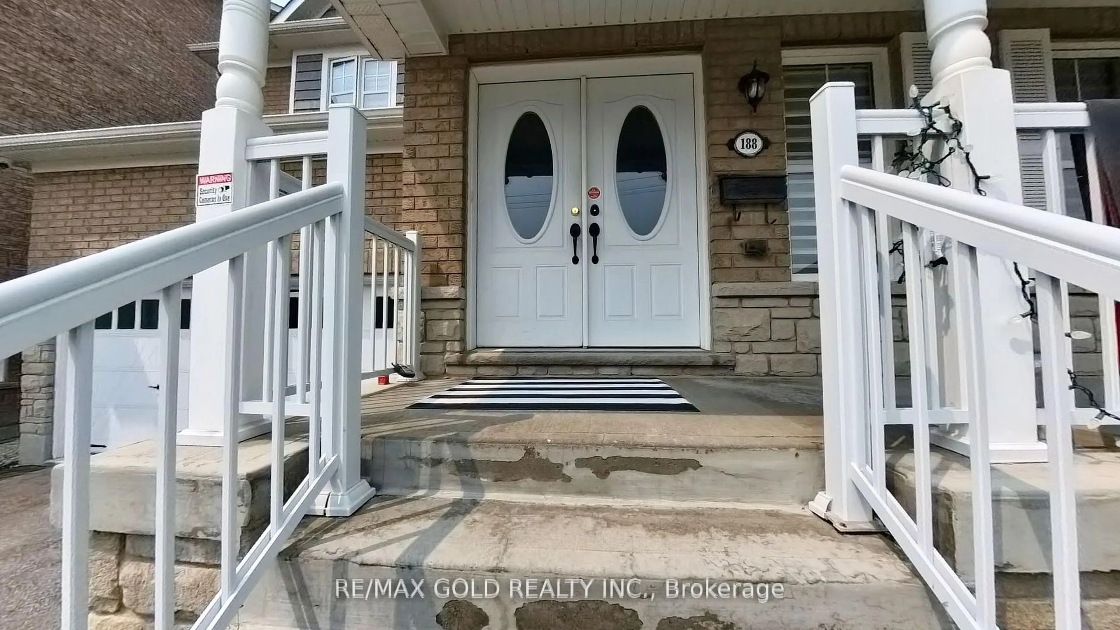 Indoor entryway for 188 Church St, New Tecumseth Ontario L0M 1J0
