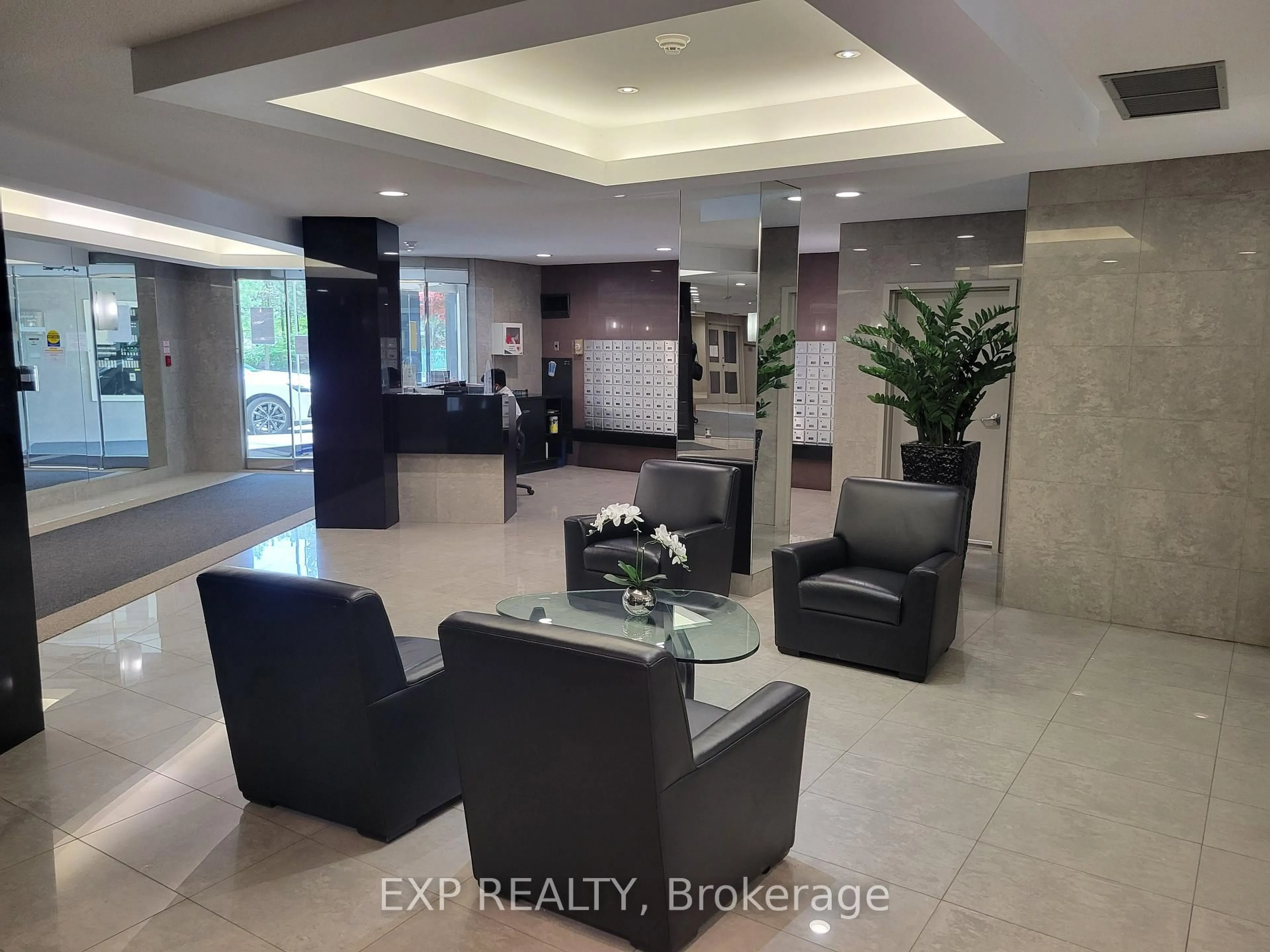 Lobby for 7250 Yonge St #1005, Vaughan Ontario L4J 7X1