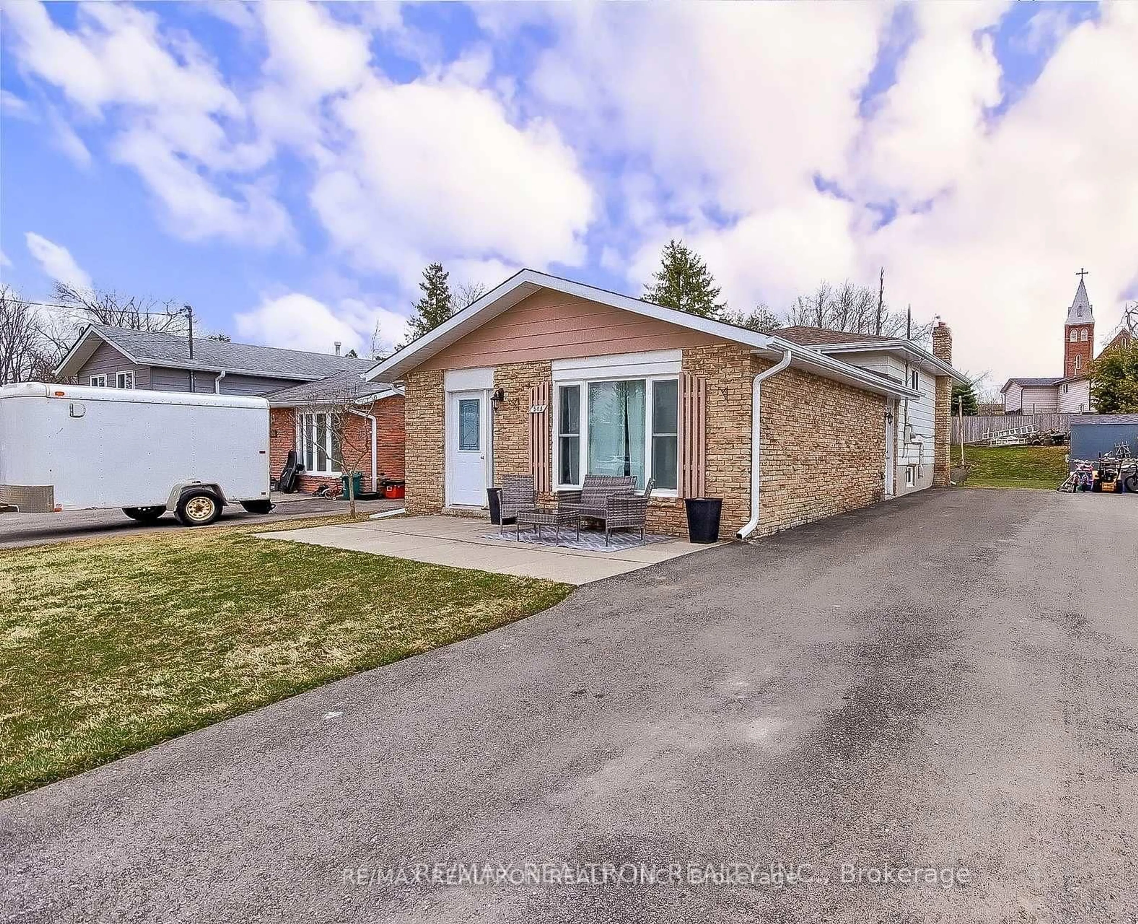 Home with brick exterior material, street for 585 North St, Brock Ontario L0K 1A0
