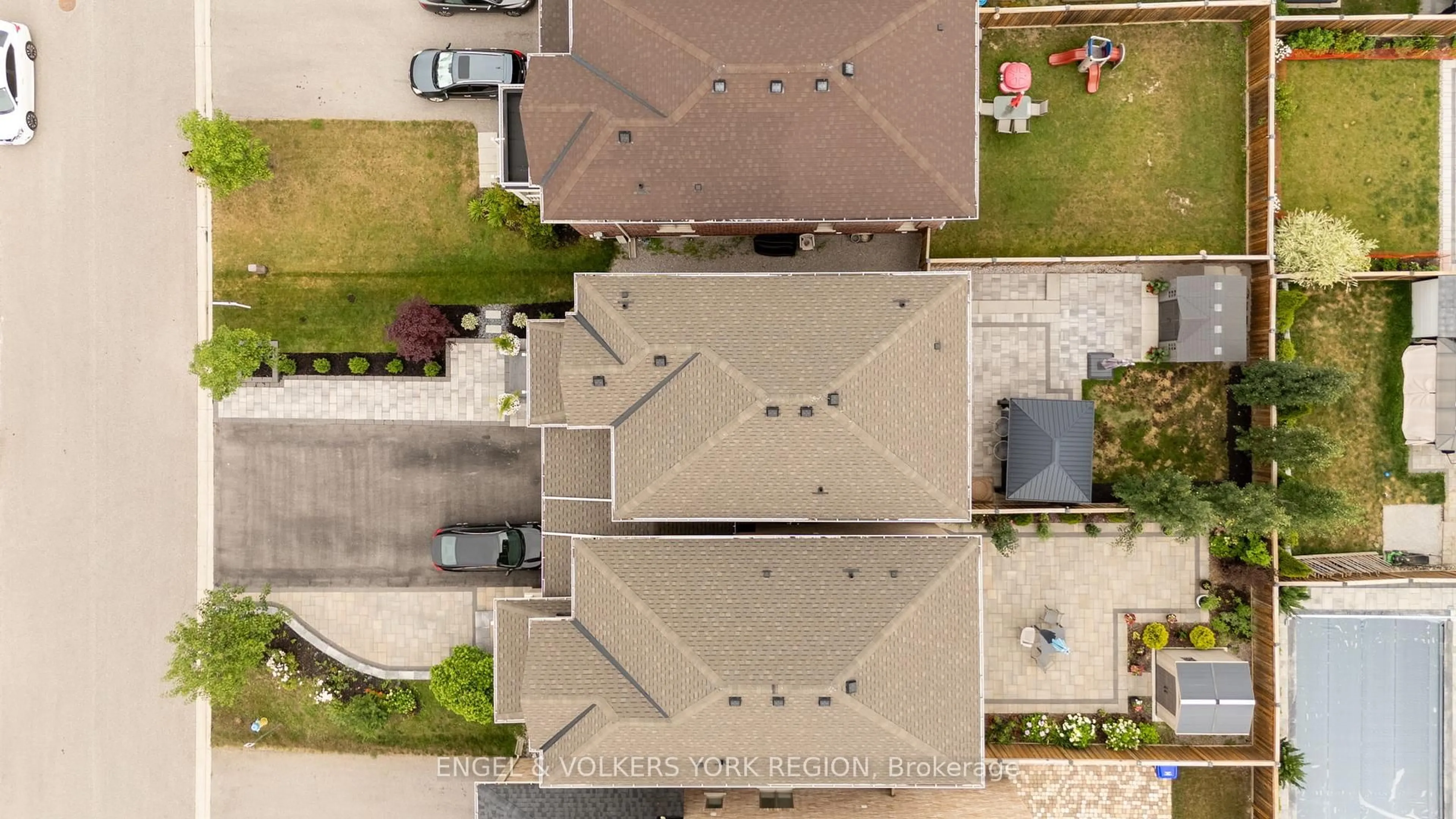A pic from outside/outdoor area/front of a property/back of a property/a pic from drone, street for 49 McGovern St, New Tecumseth Ontario L0G 1W0