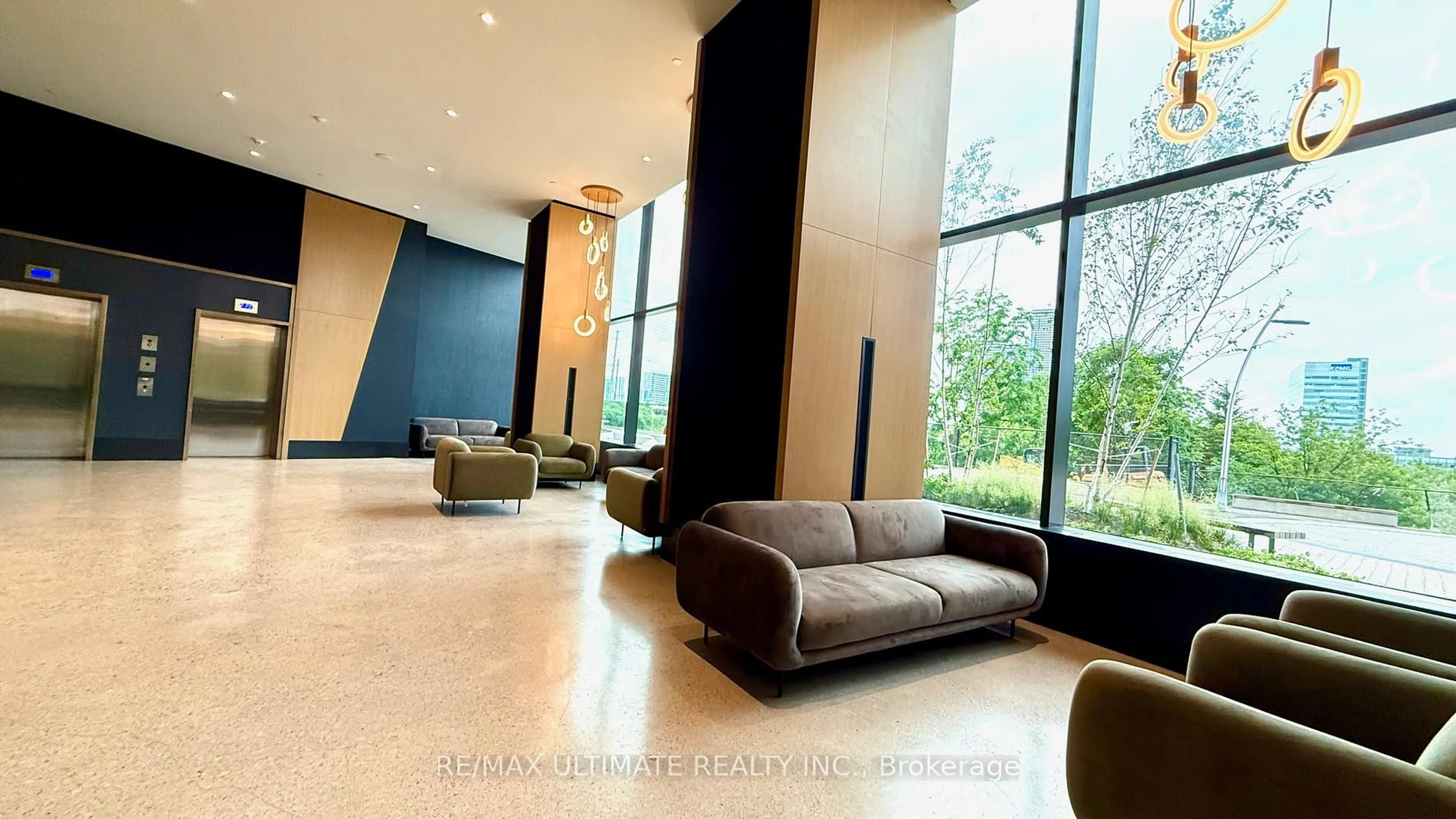 Lobby for 2920 Highway 7 Rd #5603, Vaughan Ontario L4K 0P4