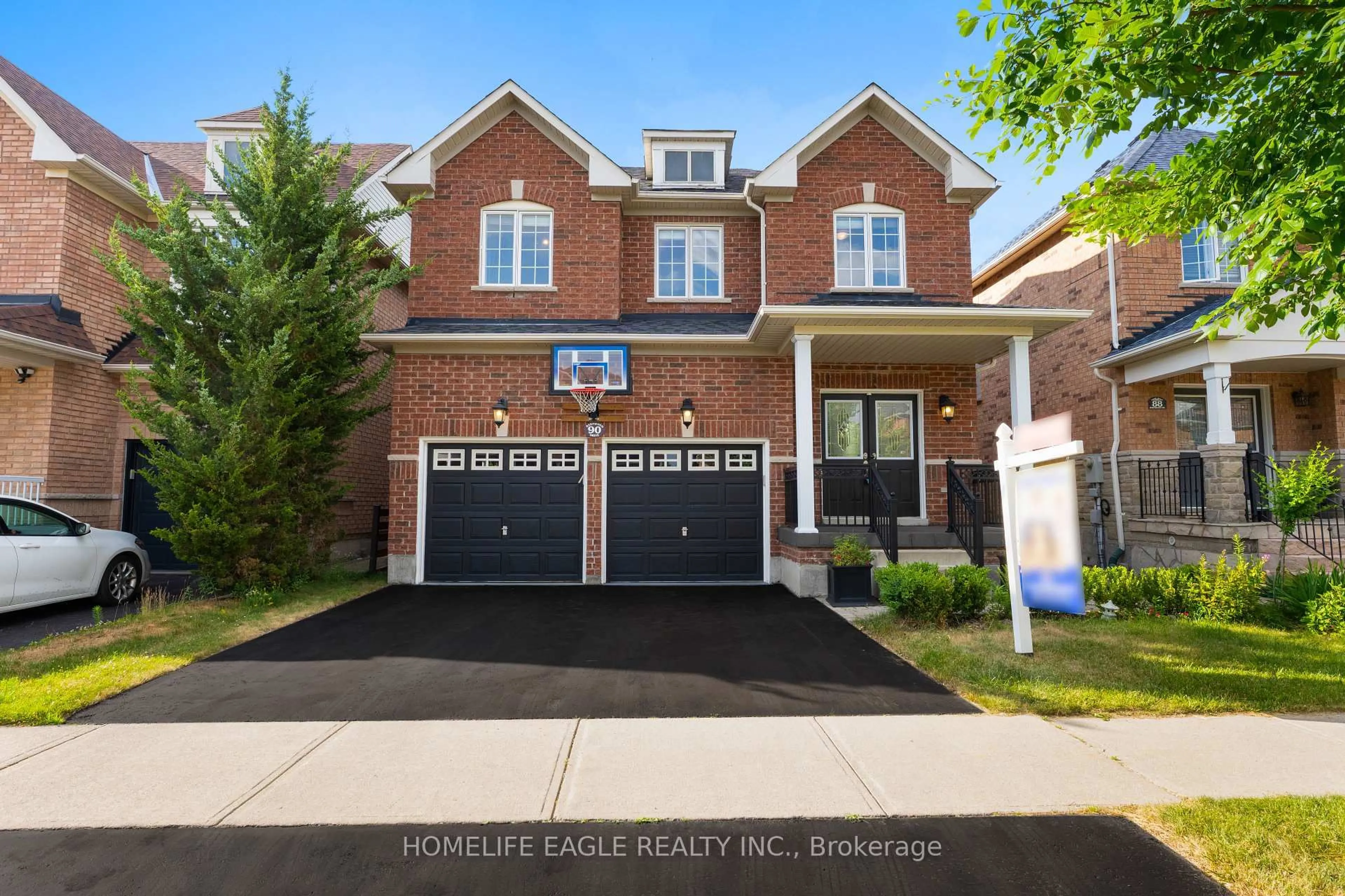 Home with brick exterior material, street for 90 Barnwood Dr, Richmond Hill Ontario L4E 5A2