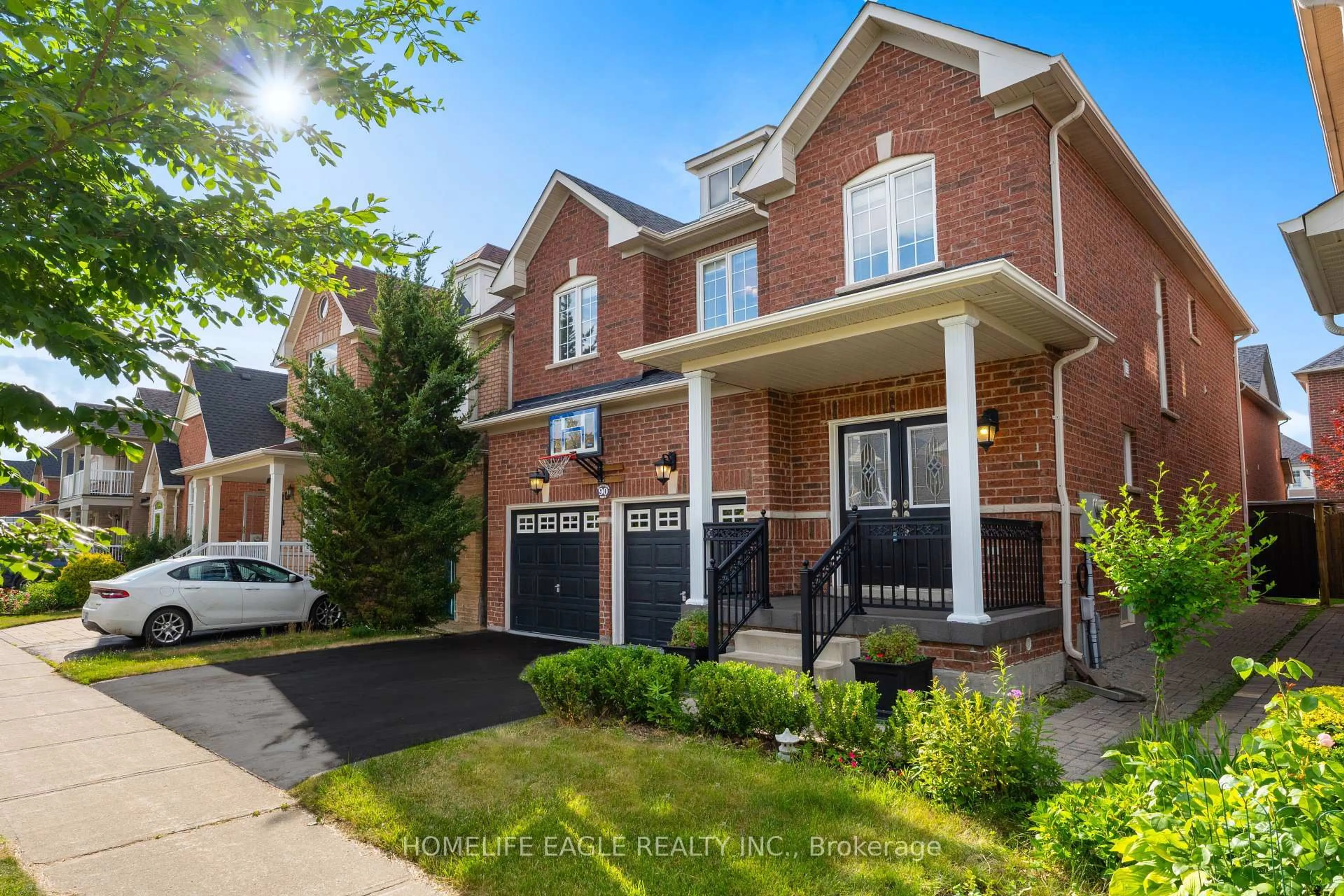 Home with brick exterior material, street for 90 Barnwood Dr, Richmond Hill Ontario L4E 5A2