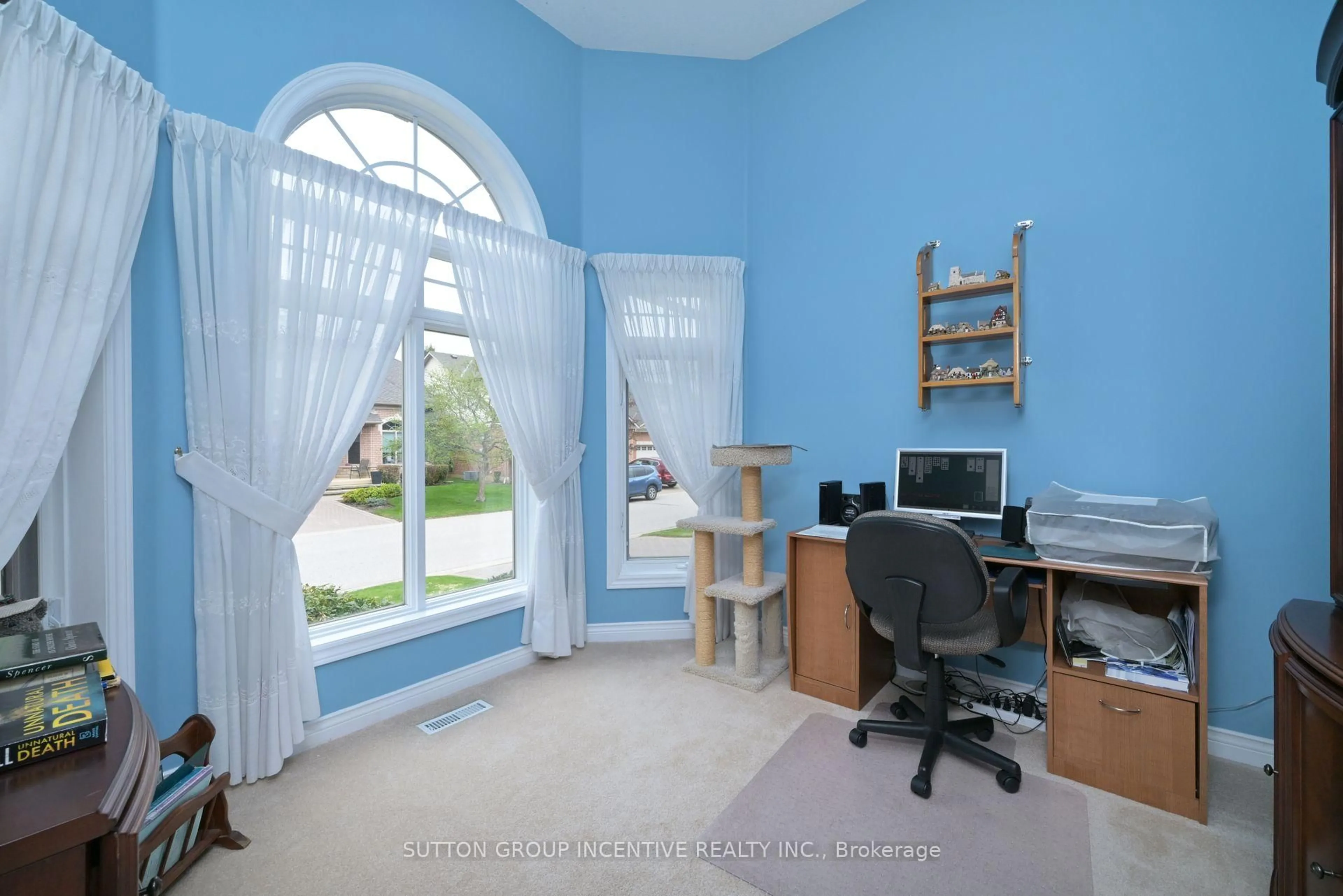 A pic of a room for 23 Briar Gate Way, New Tecumseth Ontario L9R 2A7