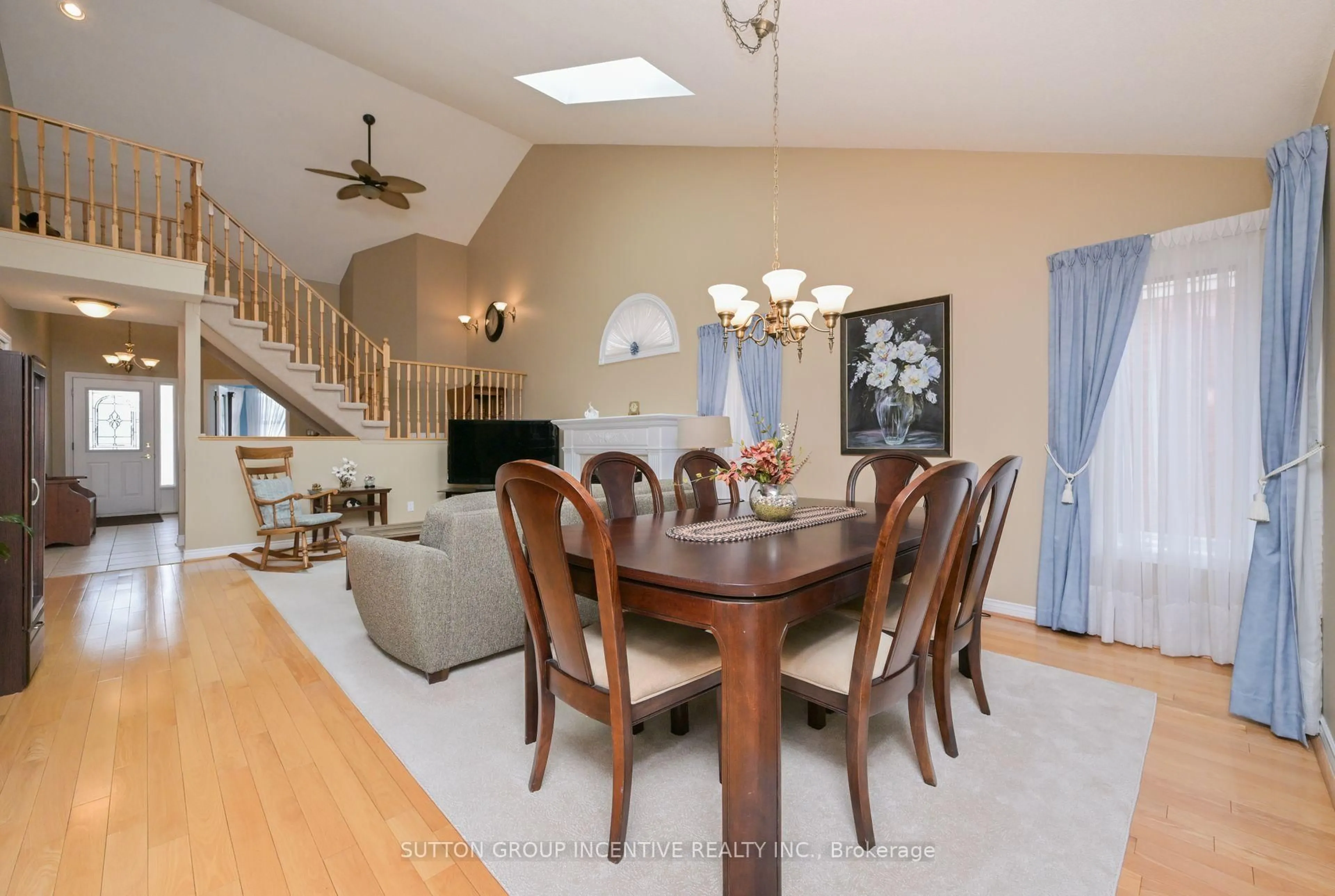 Dining room, unknown for 23 Briar Gate Way, New Tecumseth Ontario L9R 2A7