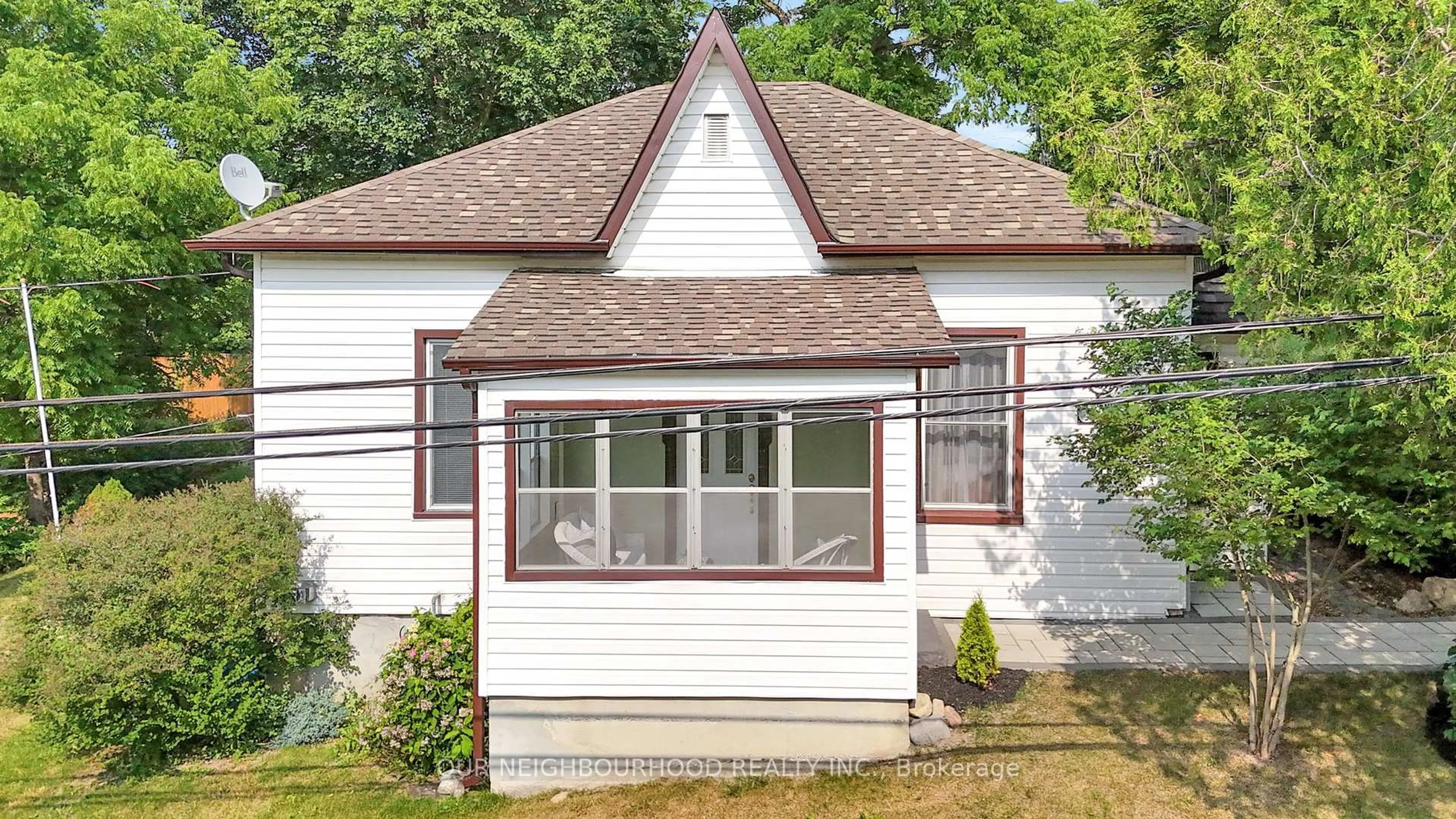 Home with vinyl exterior material, building for 313 Second St, Newmarket Ontario L3Y 3W5
