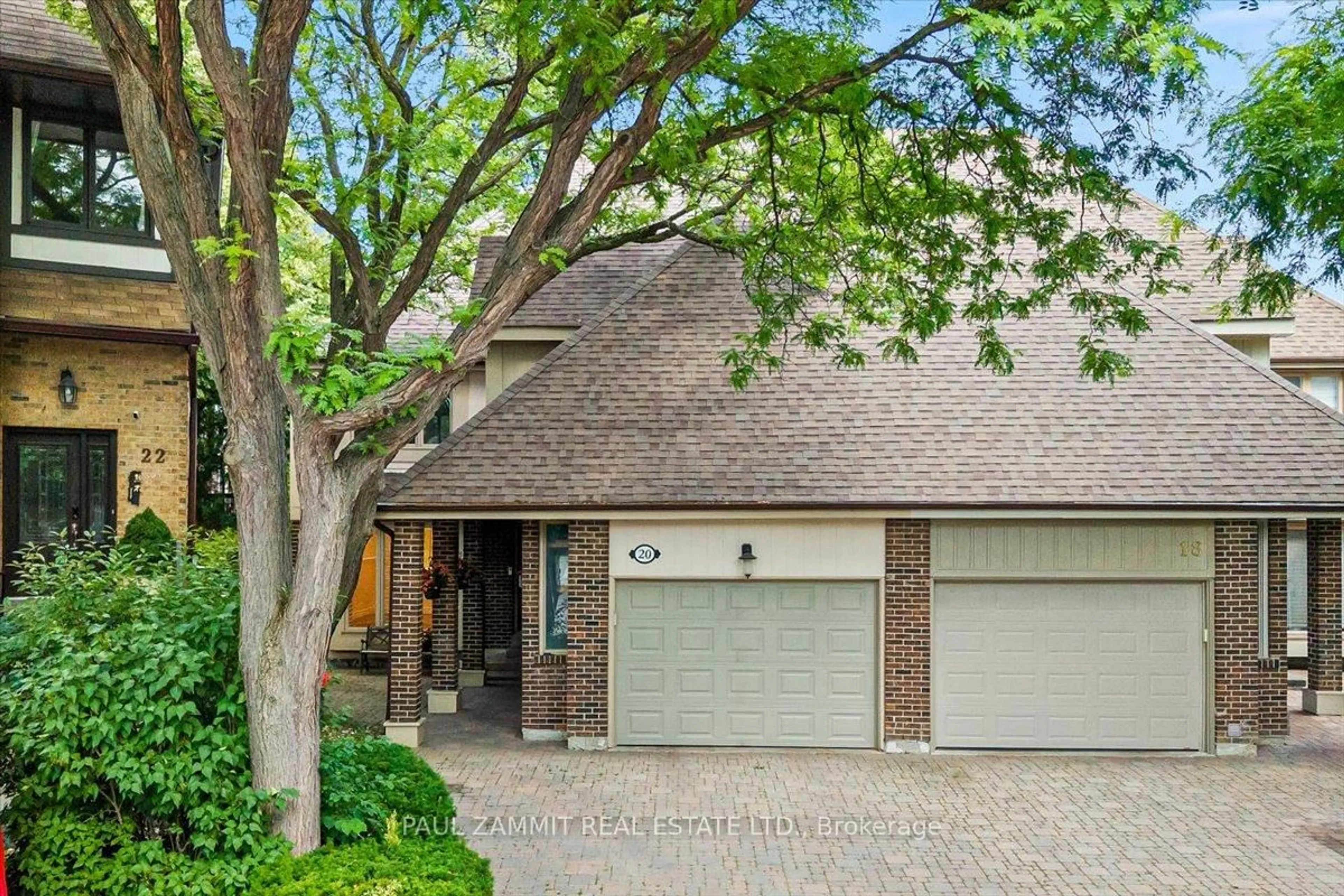 Home with brick exterior material, street for 20 Grosvenor Crt, Markham Ontario L3T 5T5