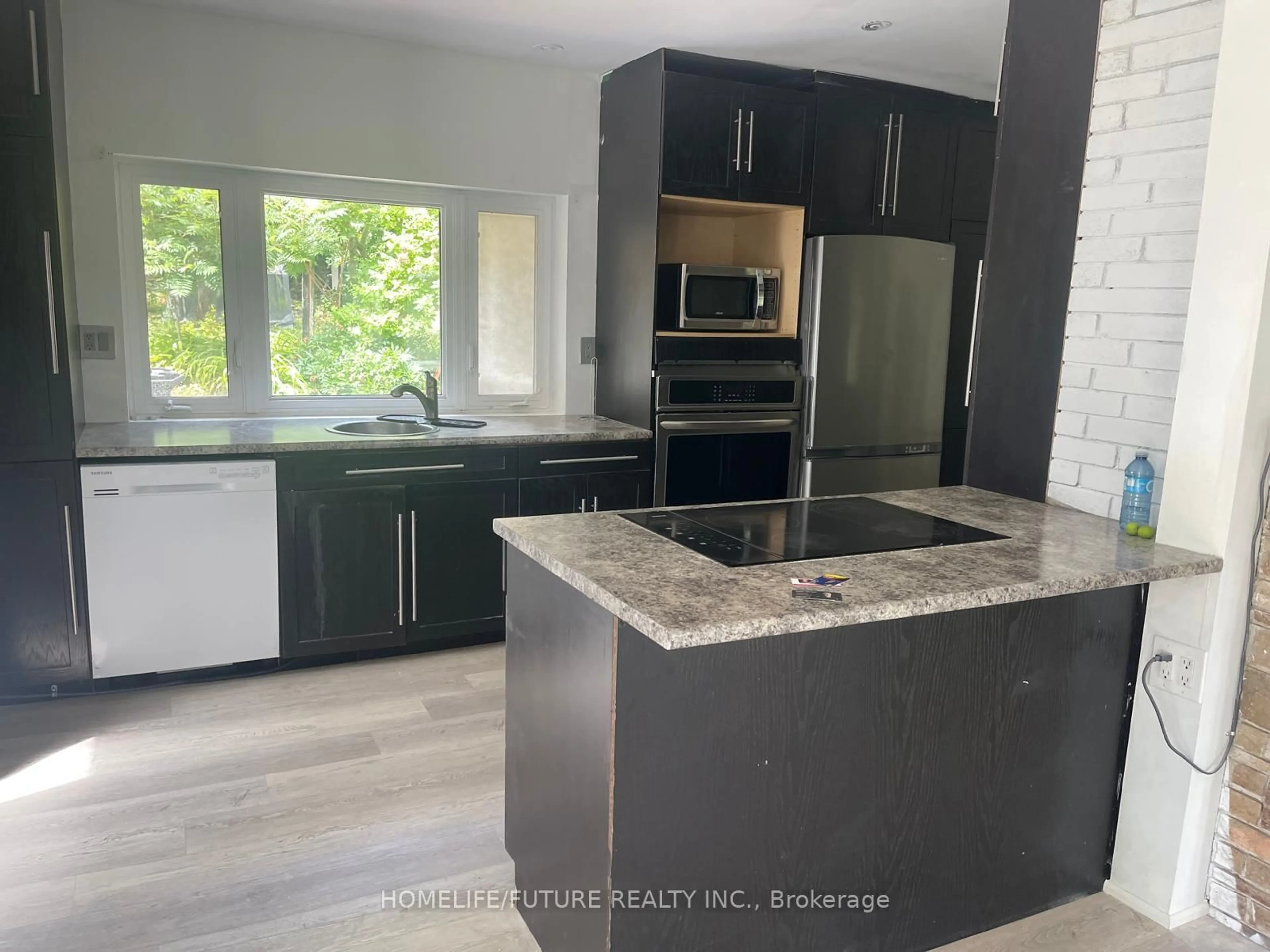 Open concept kitchen, ceramic/tile floor for 13536 Highway 48 Rd, Whitchurch-Stouffville Ontario L4A 7X3