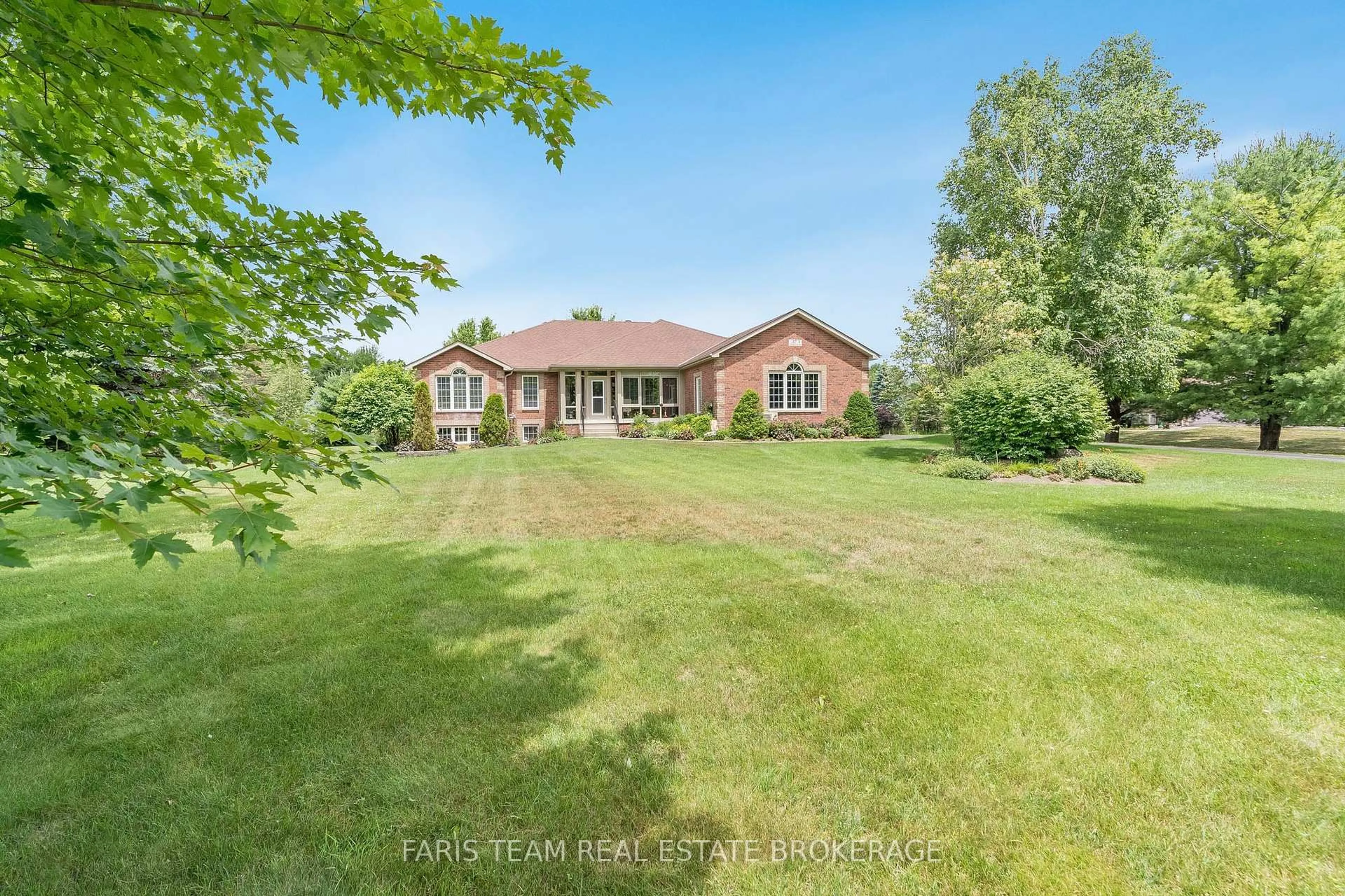 A pic from outside/outdoor area/front of a property/back of a property/a pic from drone, unknown for 37 Cindy Lane, Adjala-Tosorontio Ontario L0M 1M0